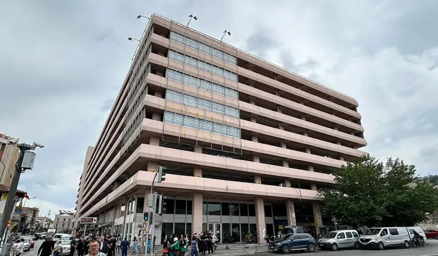Tugay, AK Parti'ye geçti, kavga bitti: Otopark için karar!