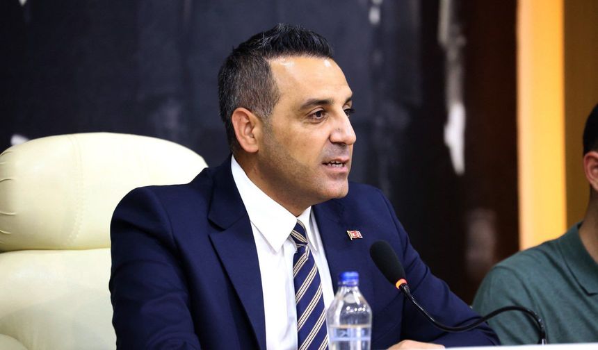 AK Partili Onur Emrah Yıldız’dan meclis üyelerine: Siz de YENİ Parti’ye geçtiniz!