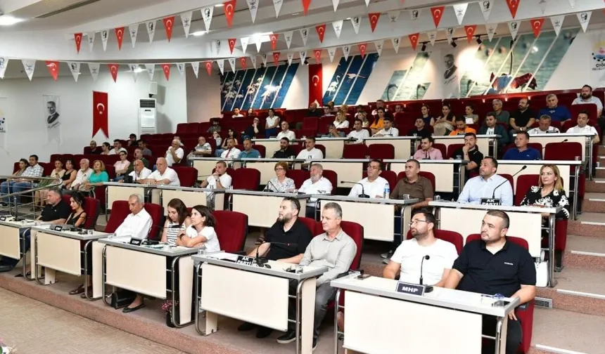 Çiğli’de 4 meclis üyesi AK Parti’ye geçiyor!