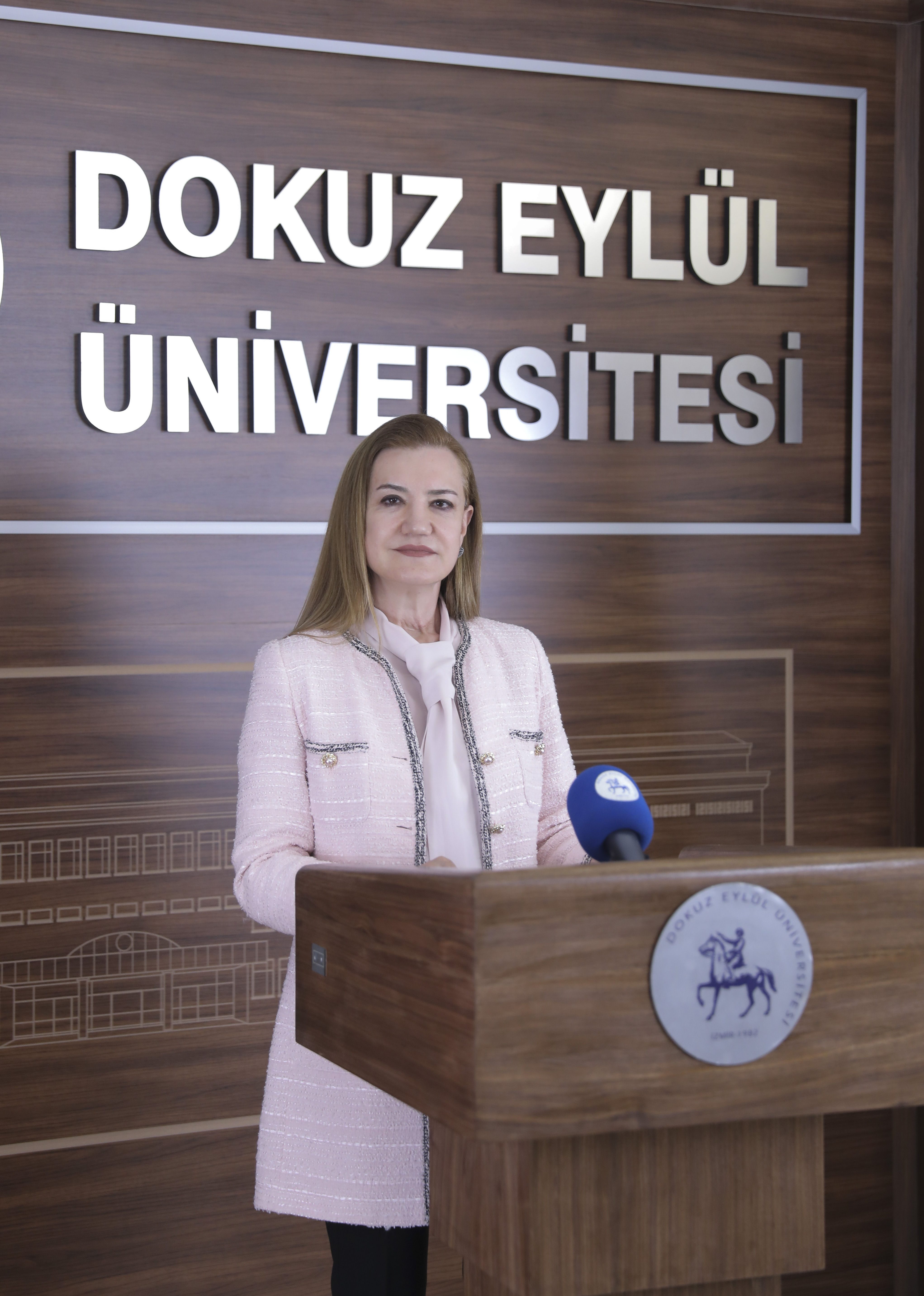 Dokuz Eylül Üniversitesi Rektörü Prof. Dr. Nükhet Hotar