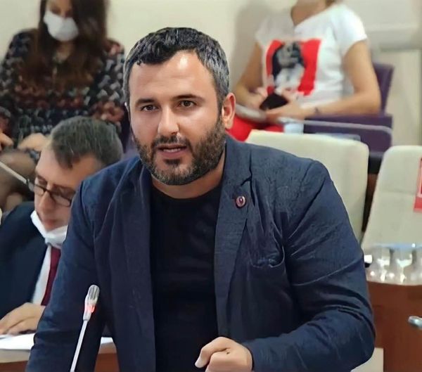 Kura çekimi yapılamadı... Şirinyer'de pazarcı gerilimi! - İzmir Haber -  İzmir Son Dakika Haberleri