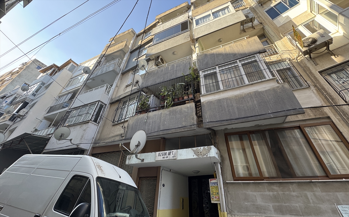 Aa 20250212 37029905 37029904 Izmirde Evinde Uzun Sure Once Oldugu Belirlenen Kadinin Kemikleri Istanbulda Incelenecek (1)