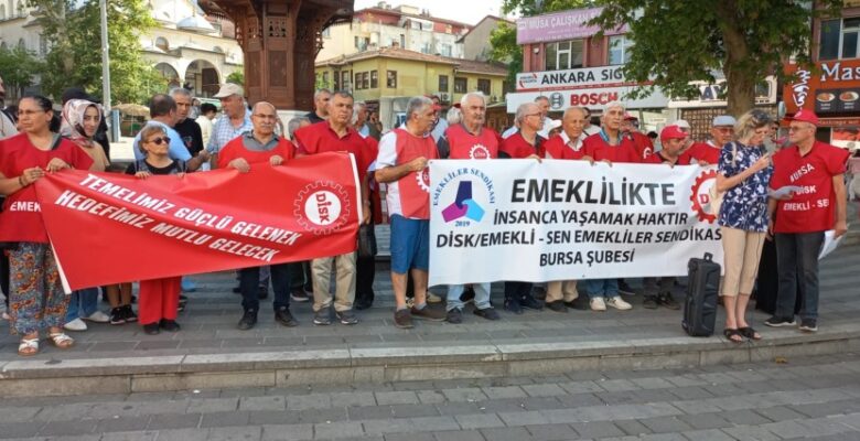 Emekliyi Çileden Çıkaran Vekil.. Foto 2... Yazinin İçi̇ne Sonlara Doğru...