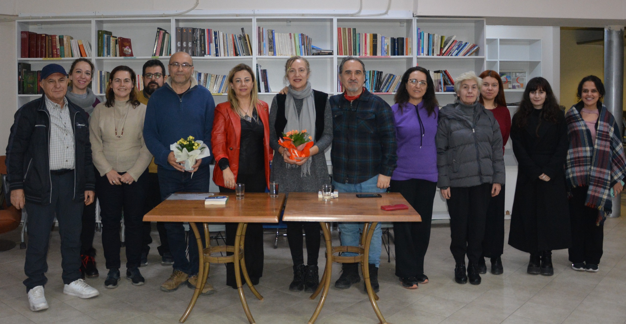 Ki̇taplarla Konuşalim Etki̇nli̇ği̇ni̇n Şubat Konuğu Gazeteci̇ Özer Akdemi̇r Oldu (1) (1)