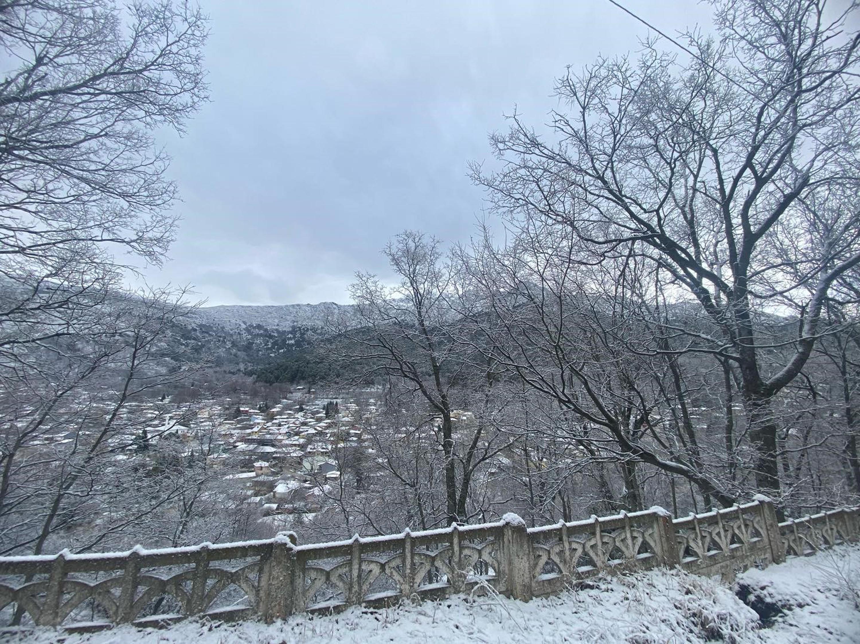 I Z M I R D E B A H A R O R T A S I N D A K A R S U R P R I Z I O 653491 193635