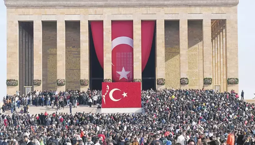 Milletin Minneti... Atatürk Foto 2 Yazinin İçi̇ne Sonlara Doğru...