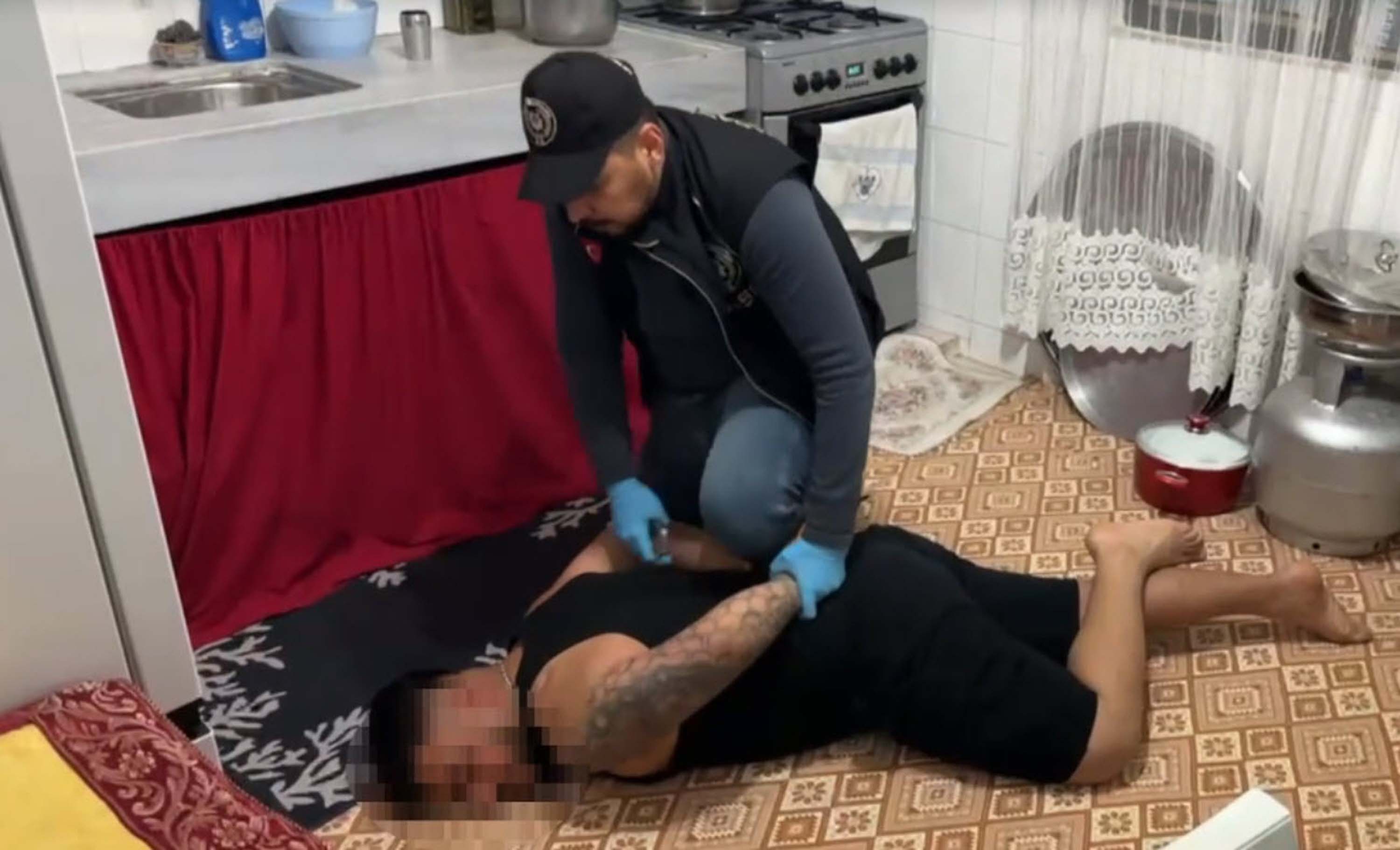 I Z M I R D E S U C O R G U T U N E O P E R A S Y O N 10 T U T U 692041 204989