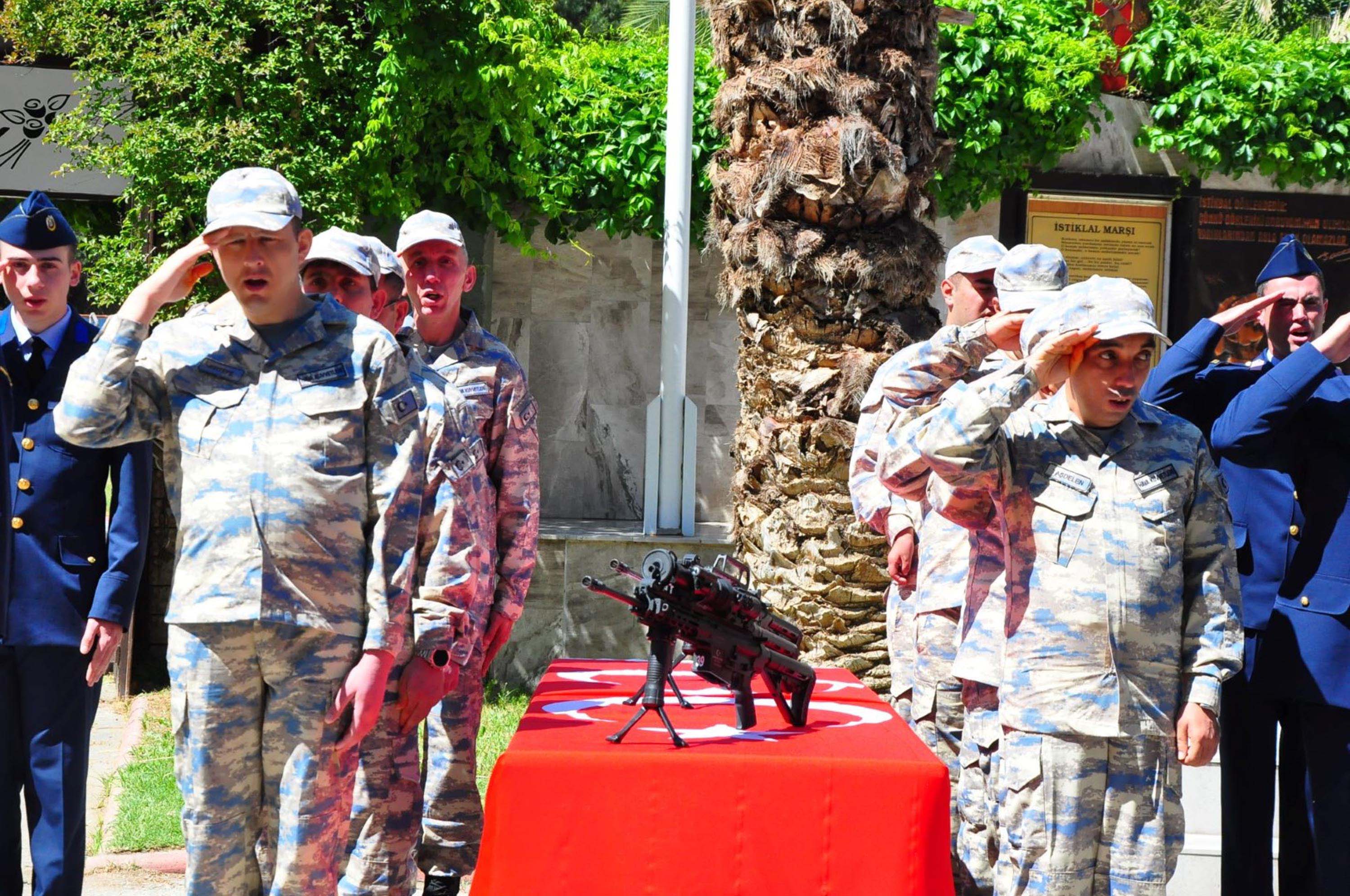 56 engelli birey, bir günlüğüne asker oldu