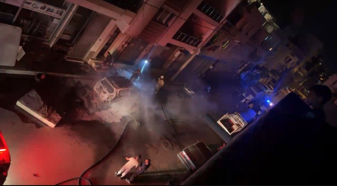 Park Halindeki Otomobil Cikan Yanginda A 720216 212933 (1)