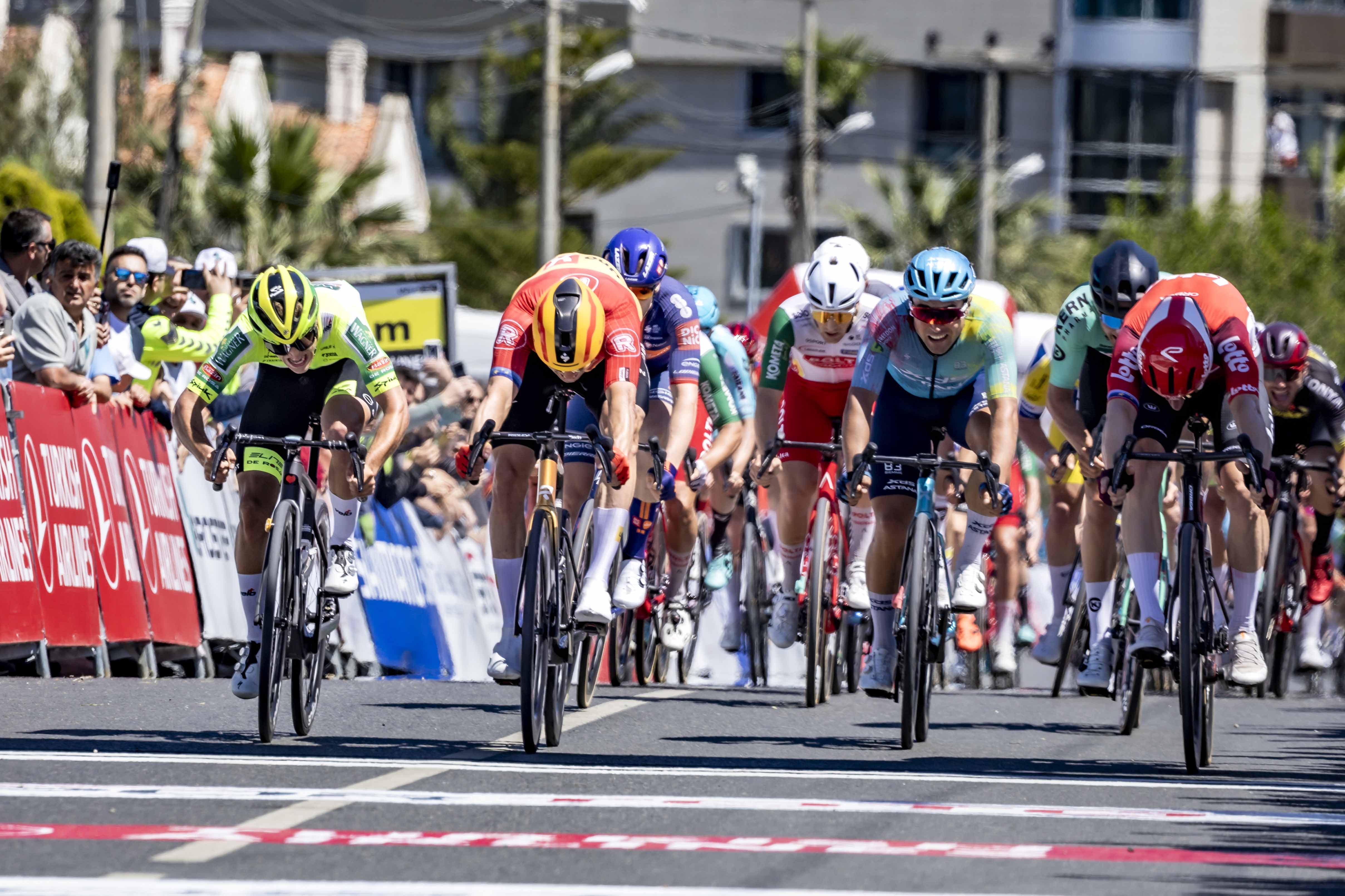 T U R U N S E L C U K C E S M E E T A B I N I E L I A V I V I A N I 692520 205121