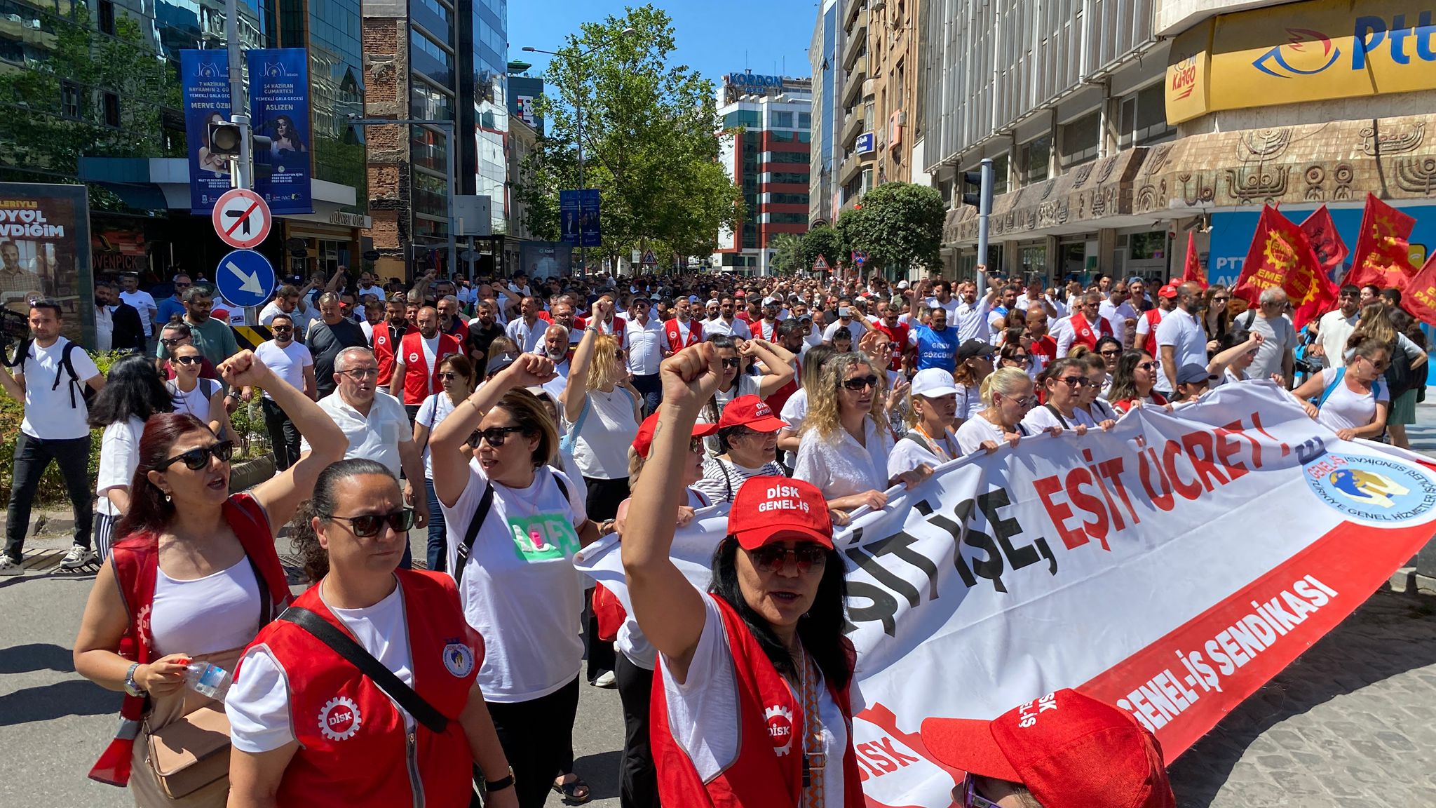 2A9F5F6A Ee19 499F 8575 1D7550787360