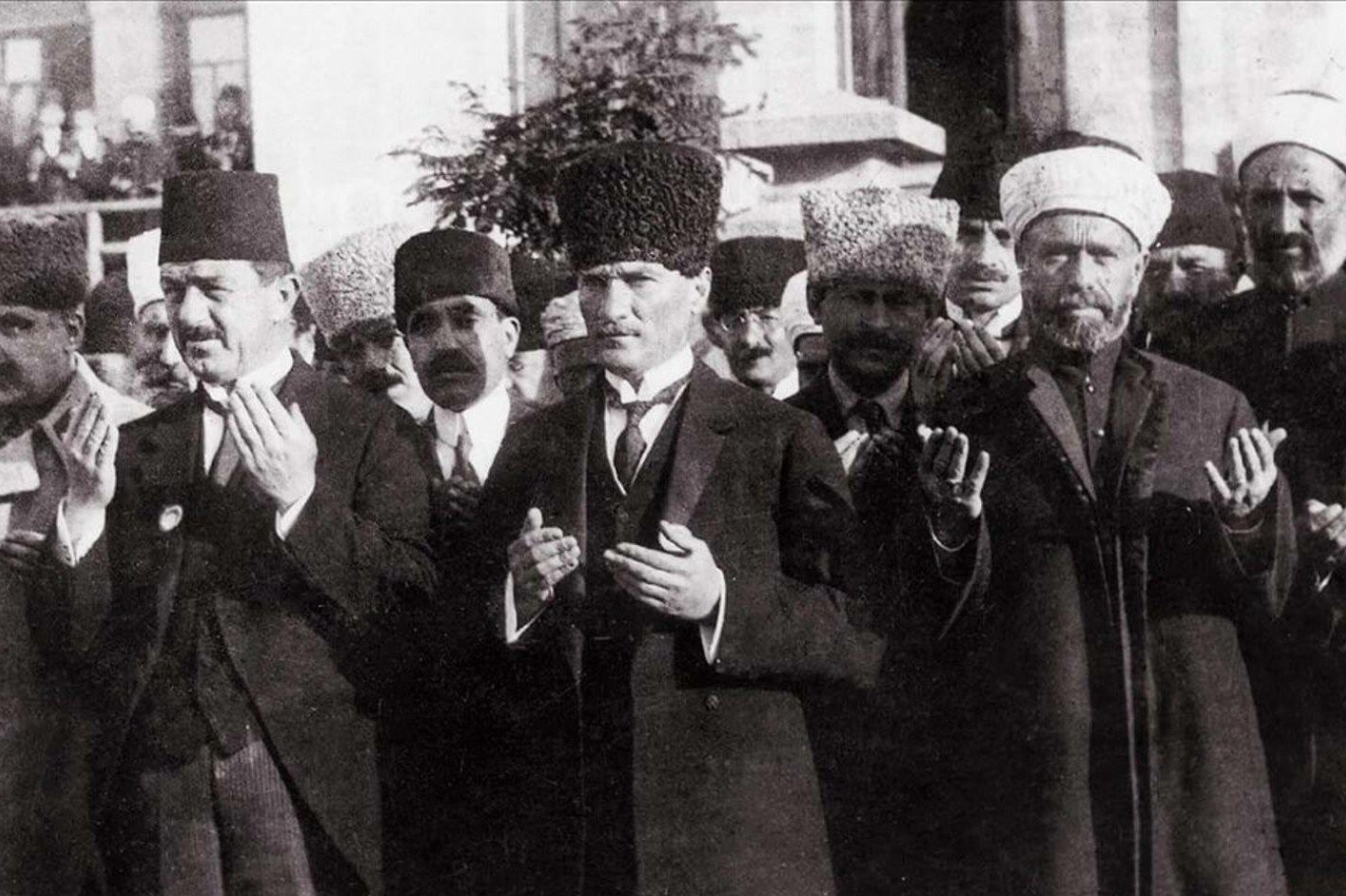 Asıl O Kendini Kurban Etti Bu Güzel Vatana Foto 2 Yazinin İçi̇ne Sonlara Doğru...