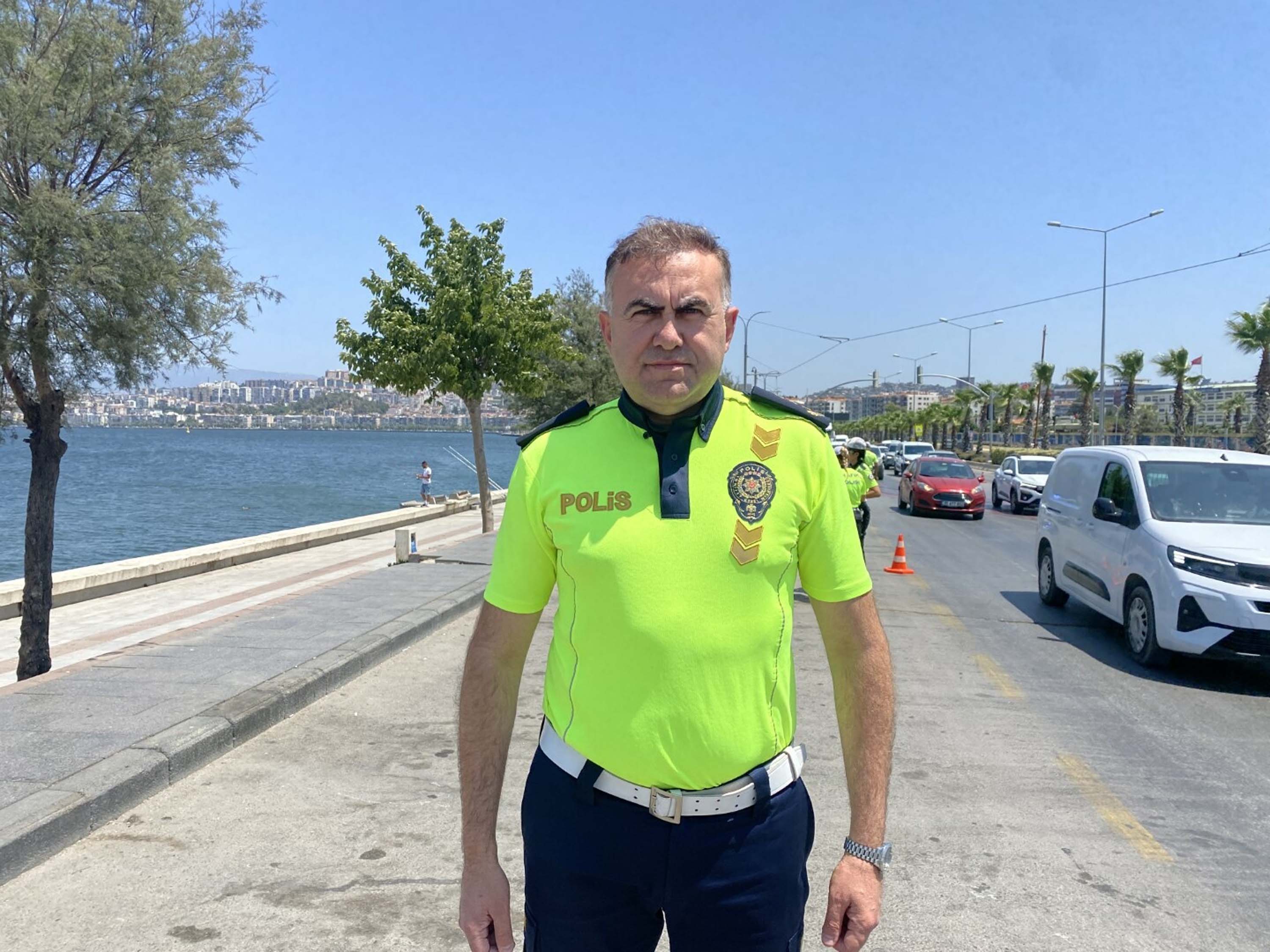 I Z M I R’ D E O L U M L U K A Z A L A R Y U Z D E 30 A Z A L D I 776341 229467