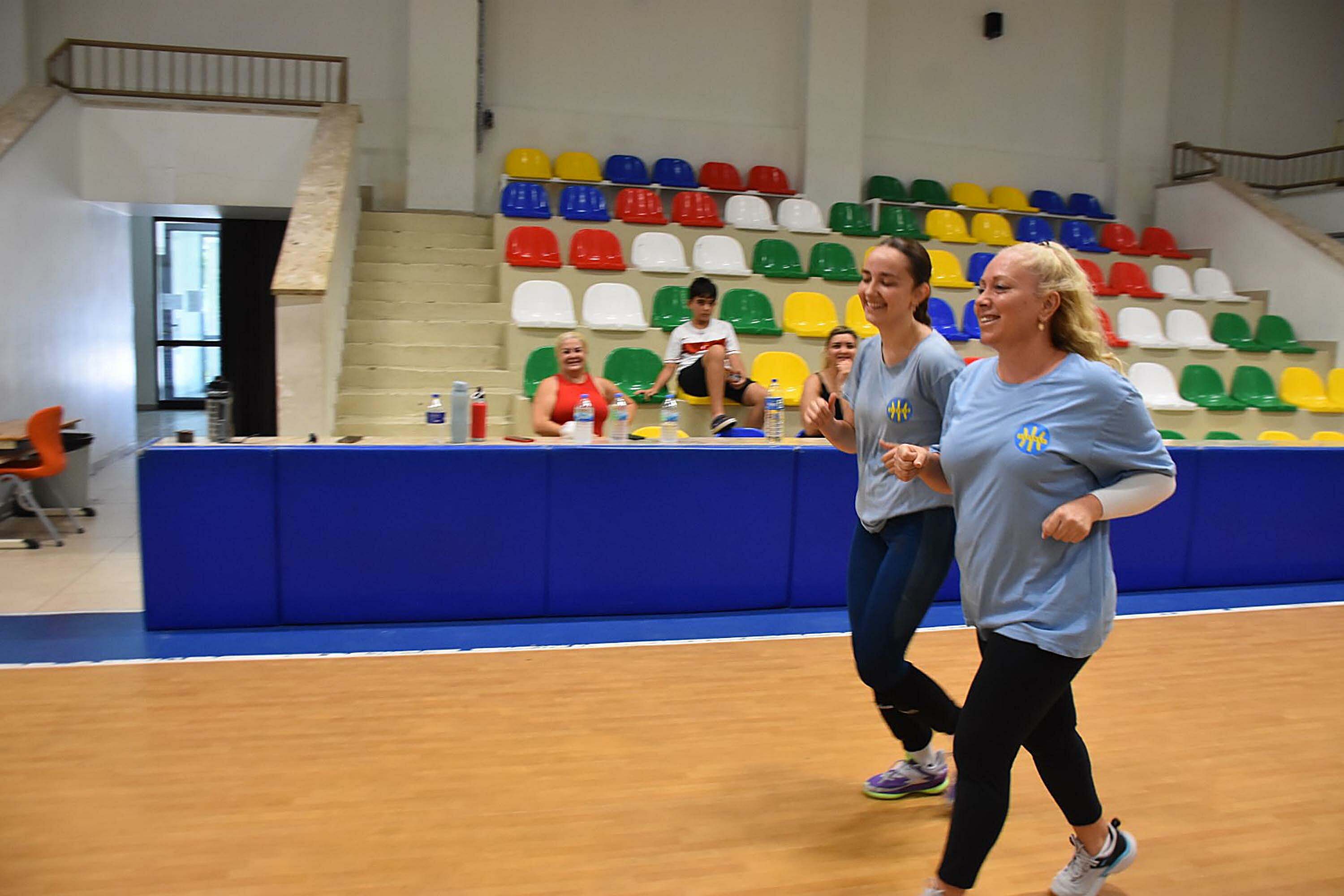 A N N E K I Z A Y N I H A Y A L I N P E S I N D E S A H A L A R D A 823917 244125