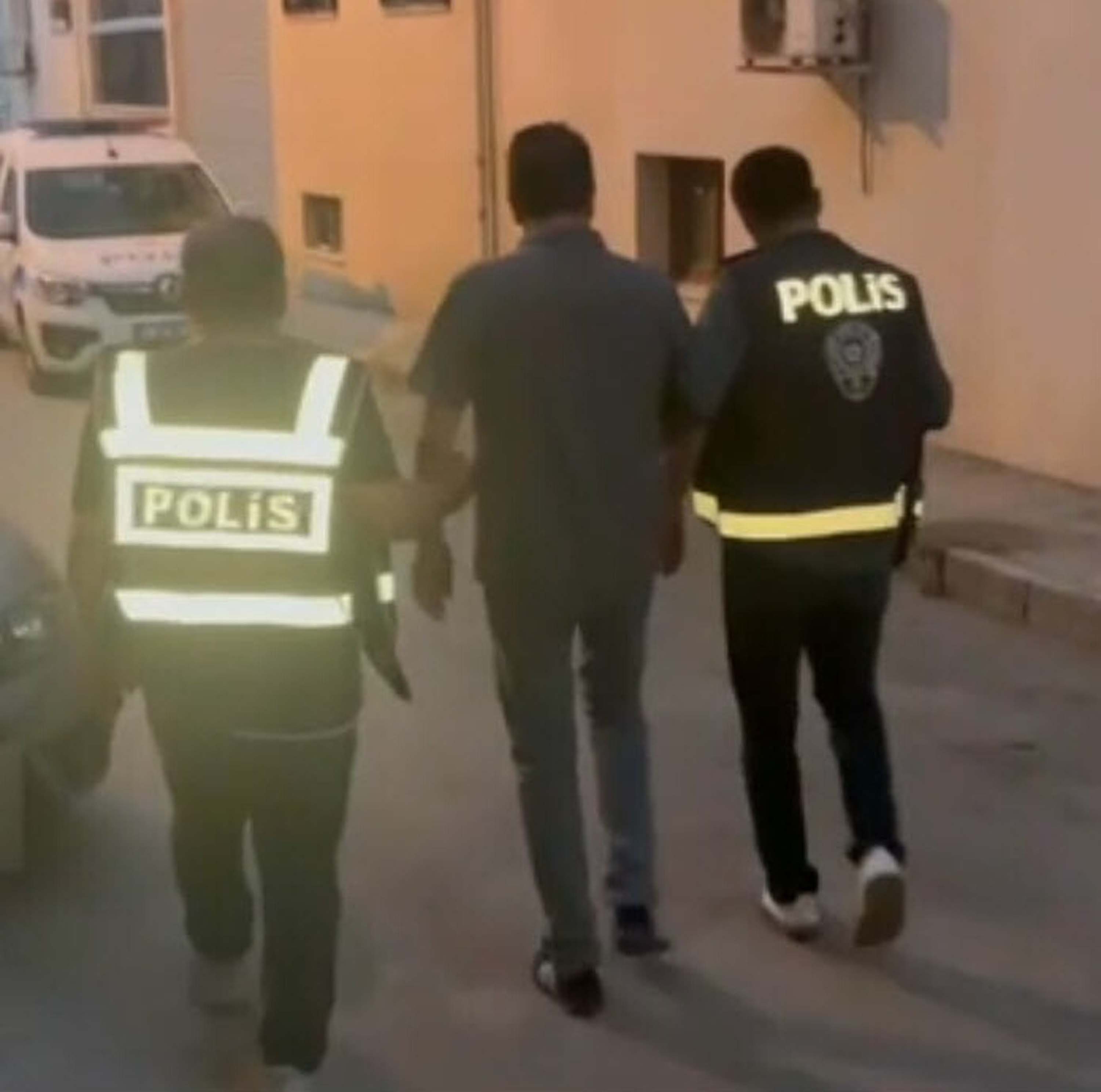 I Z M I R D E K I Y O L S U Z L U K O P E R A S Y O N U N D A G O Z 794671 235137