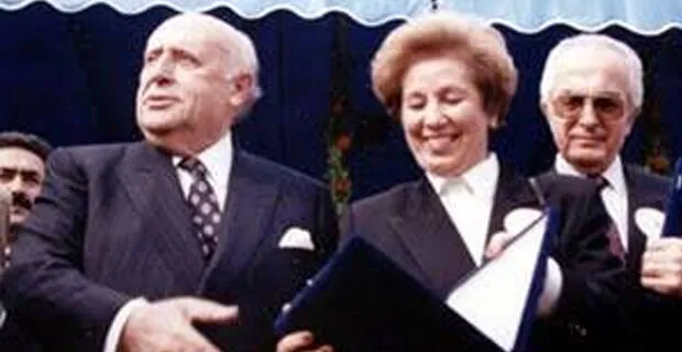 Kader Dediğin Işte Böyle Bir Şey Işılay Saygın Foto 2 Yazinin İçi̇ne Sonlara Doğru...