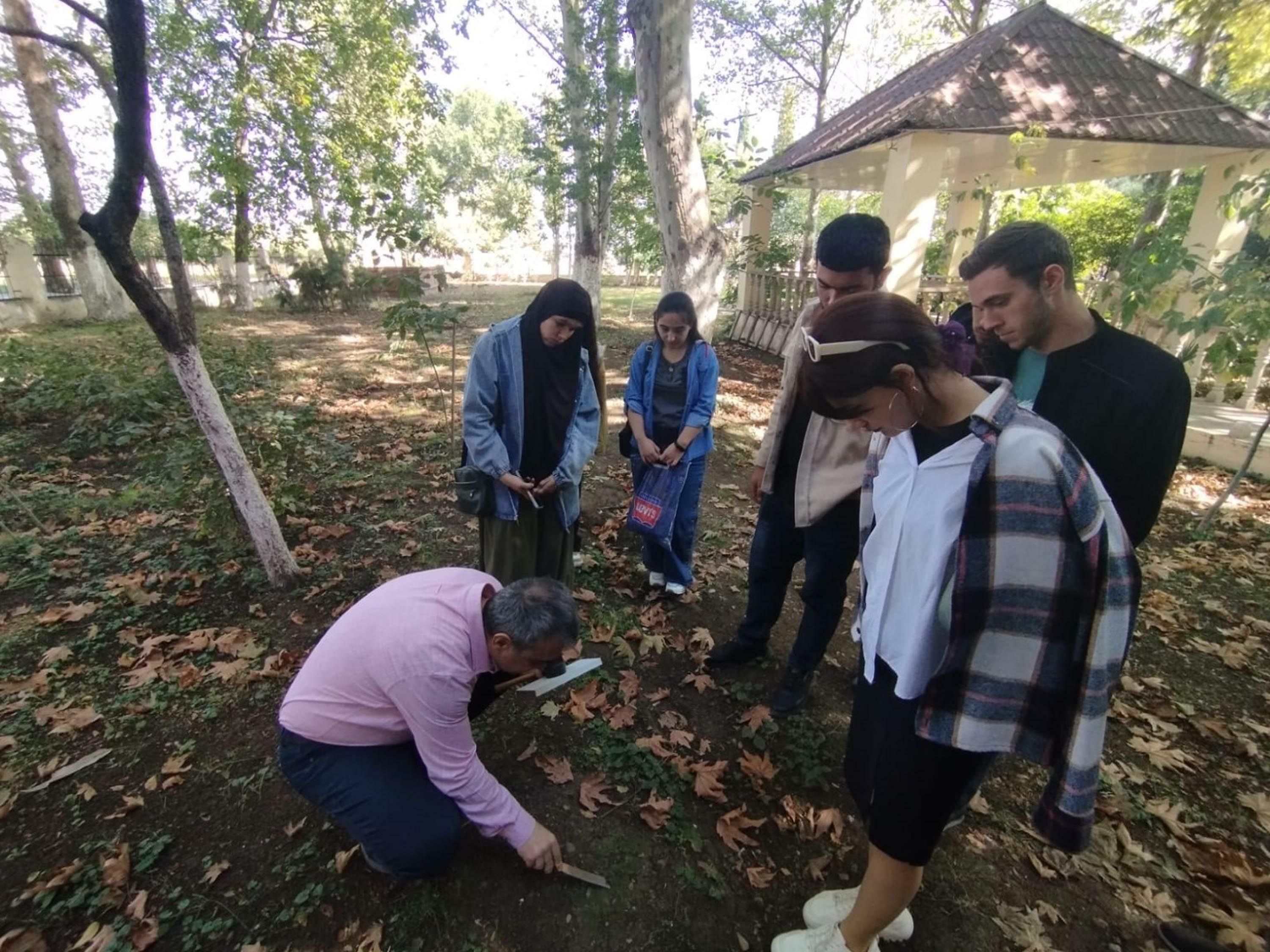 T O P R A K Y A N G I N I N S E S S I Z M A G D U R U O L U Y O R 800221 236863