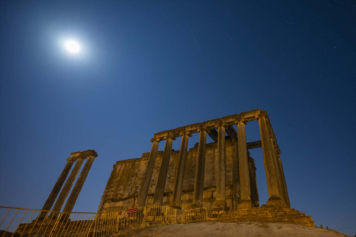 Antik kentte Perseid meteor yağmuru