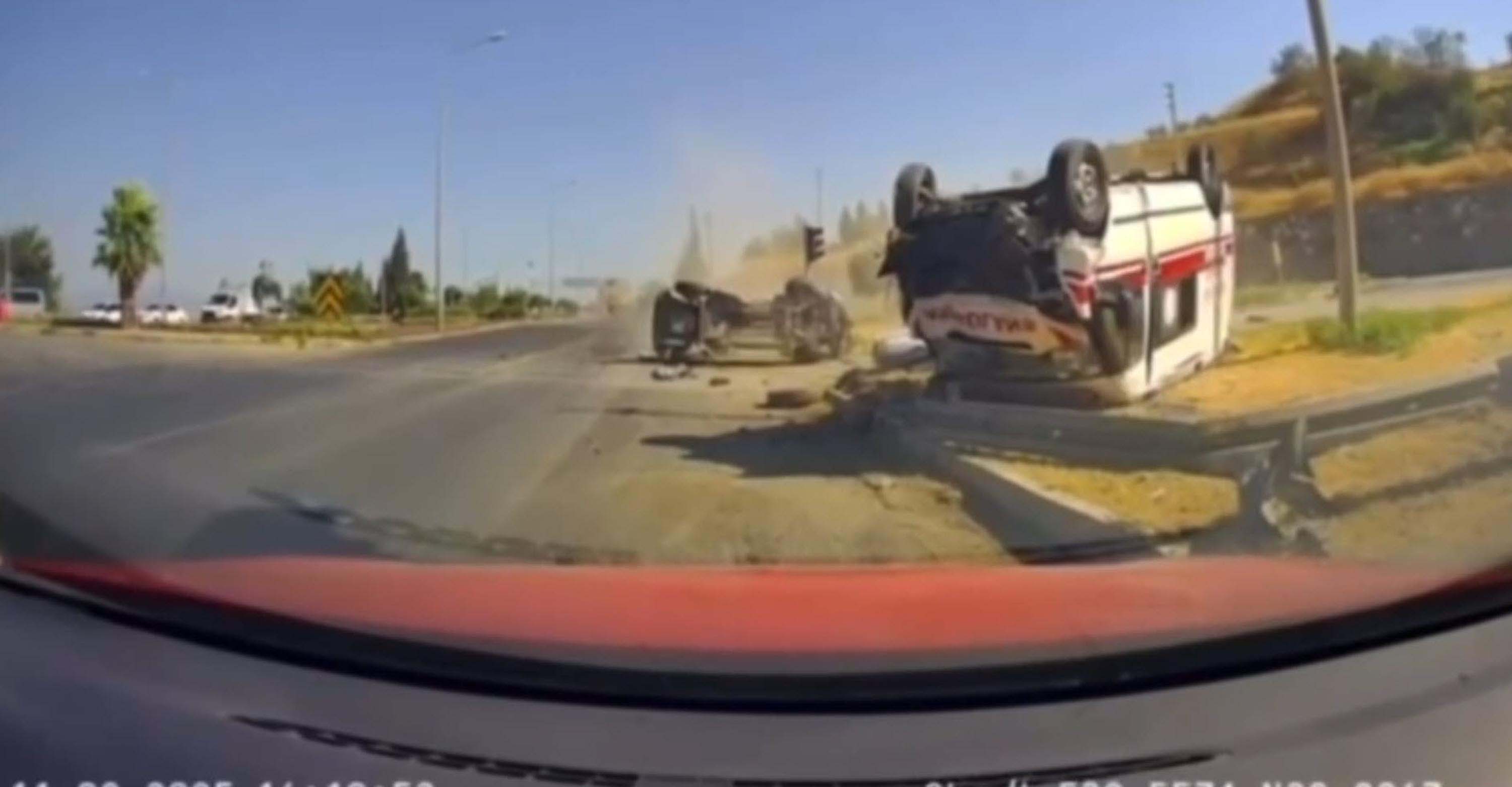 A M B U L A N S L A O T O M O B I L I N C A R P I S T I G I O L U M L U 863034 256231