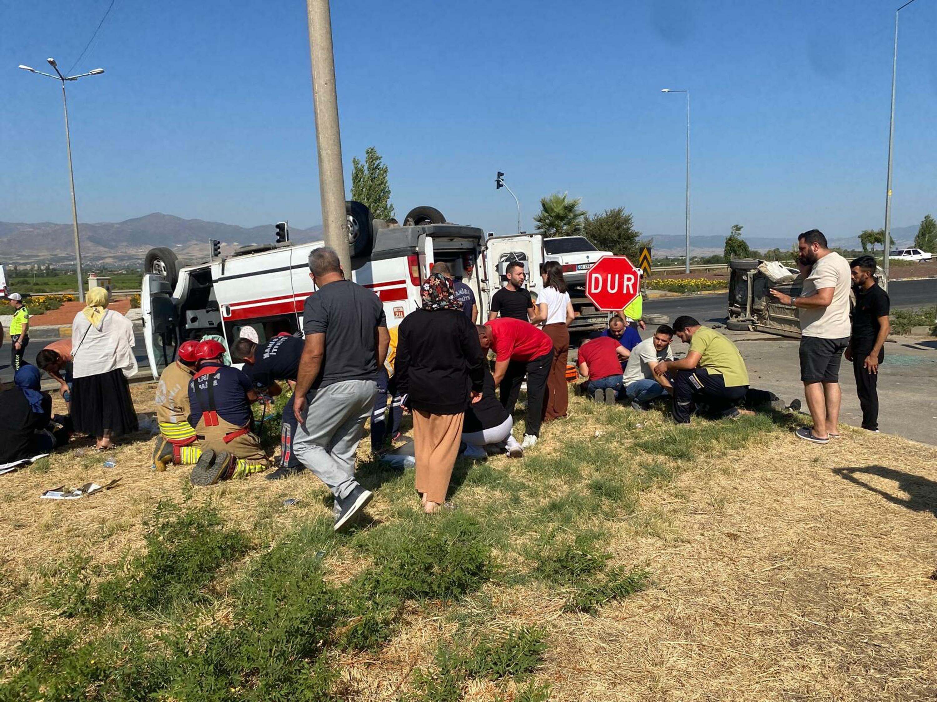 A M B U L A N S L A O T O M O B I L I N C A R P I S T I G I O L U M L U 863039 256231