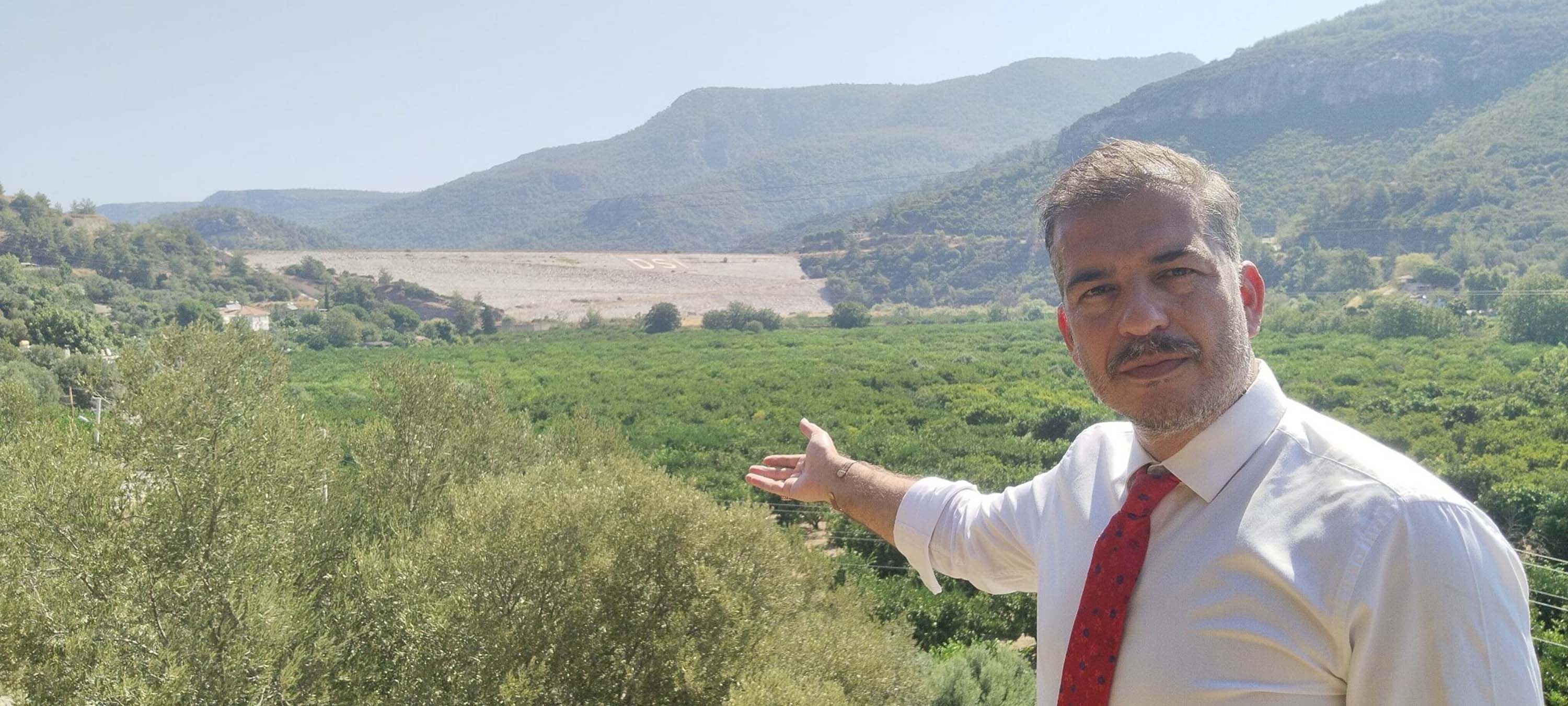 D O C. D R. C E Y H U N O Z C E L I K I Z M I R D E 1 M I L Y 863771 256495