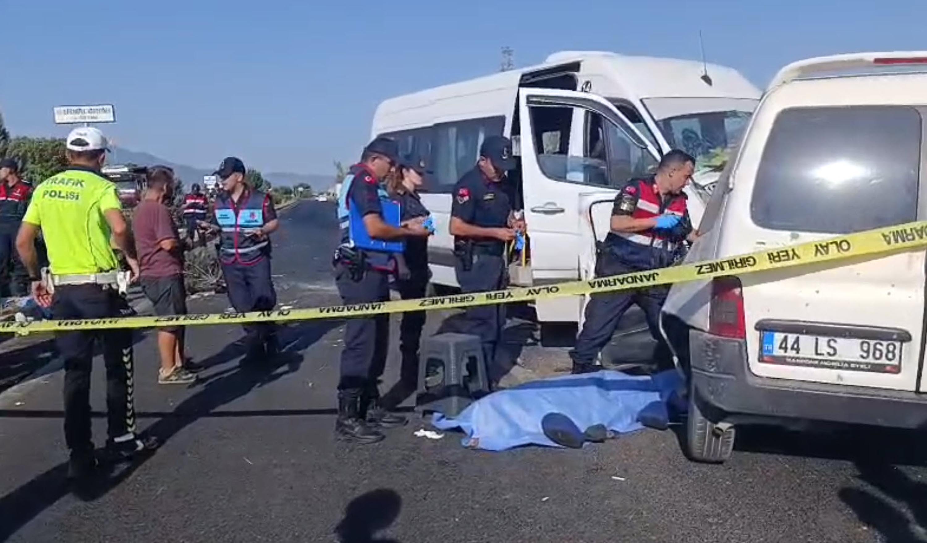 Isci Servis Minibusu Ile Hafif Ticari Ar 885009 262982 (1)