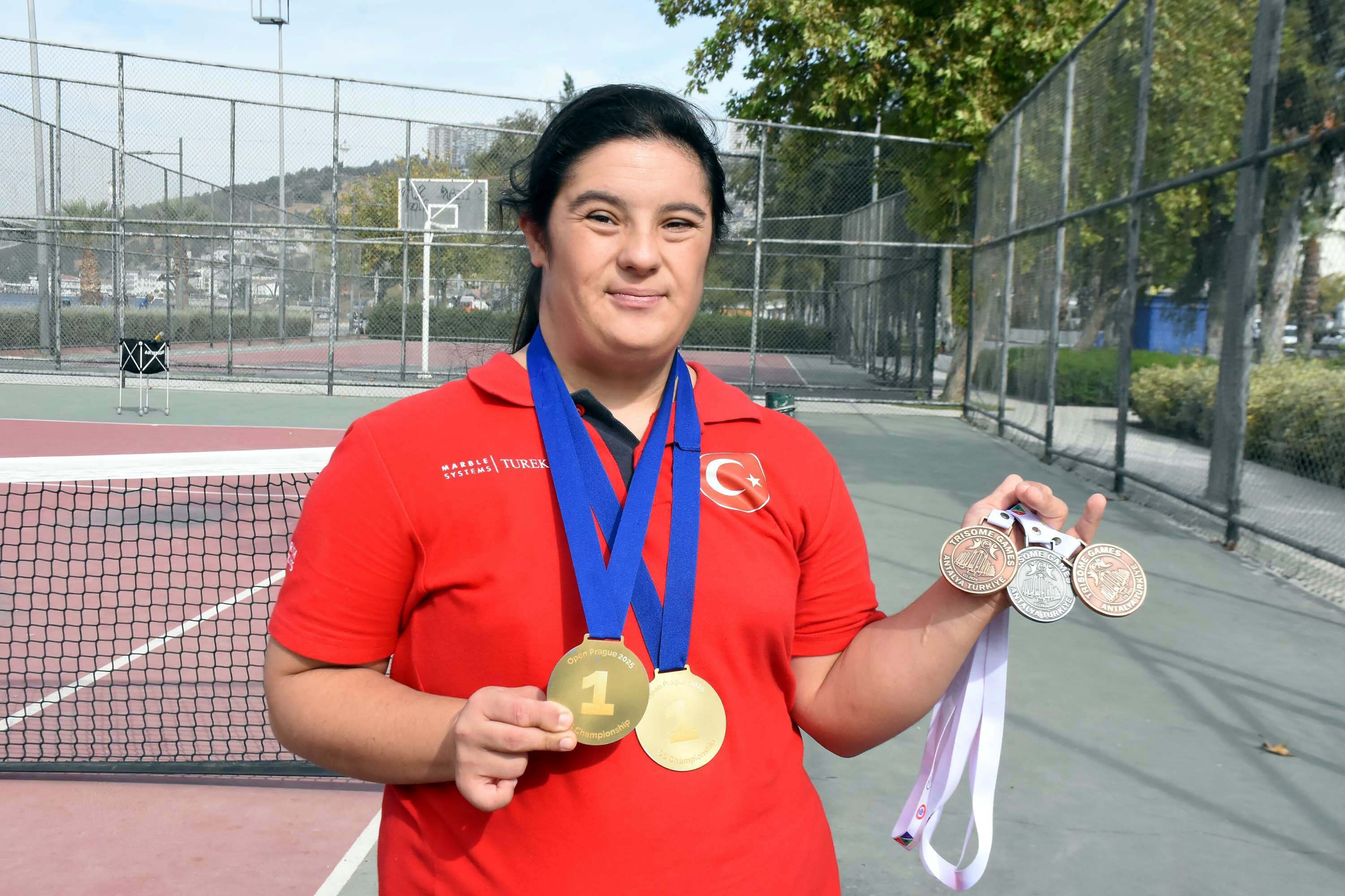 A V R U P A S A M P I Y O N U D O W N S E N D R O M L U T E N I S C I 934740 277596