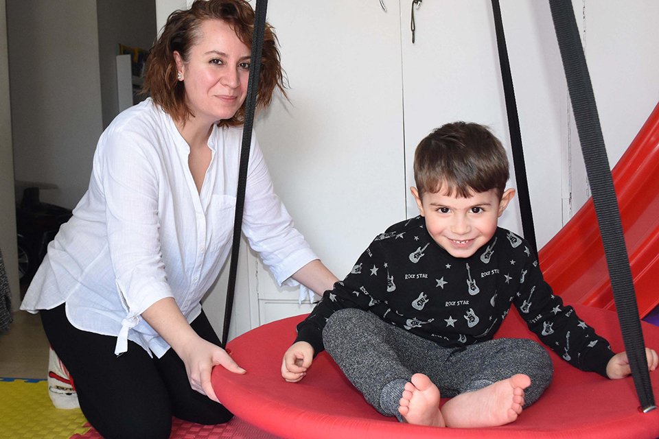 Dmd Li Minik Cinar A Evde Fizik Tedavi Odasi Kurdular 1554 (1)