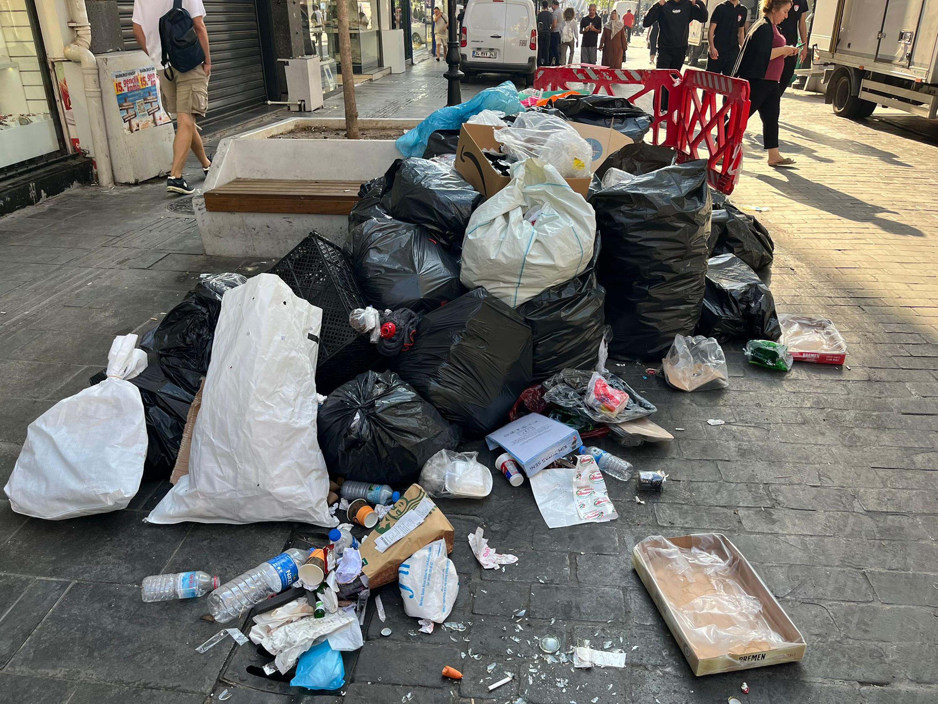 K A R S I Y A K A D A I S C I L E R Y E N I D E N E Y L E M E B A S L 929649 276121