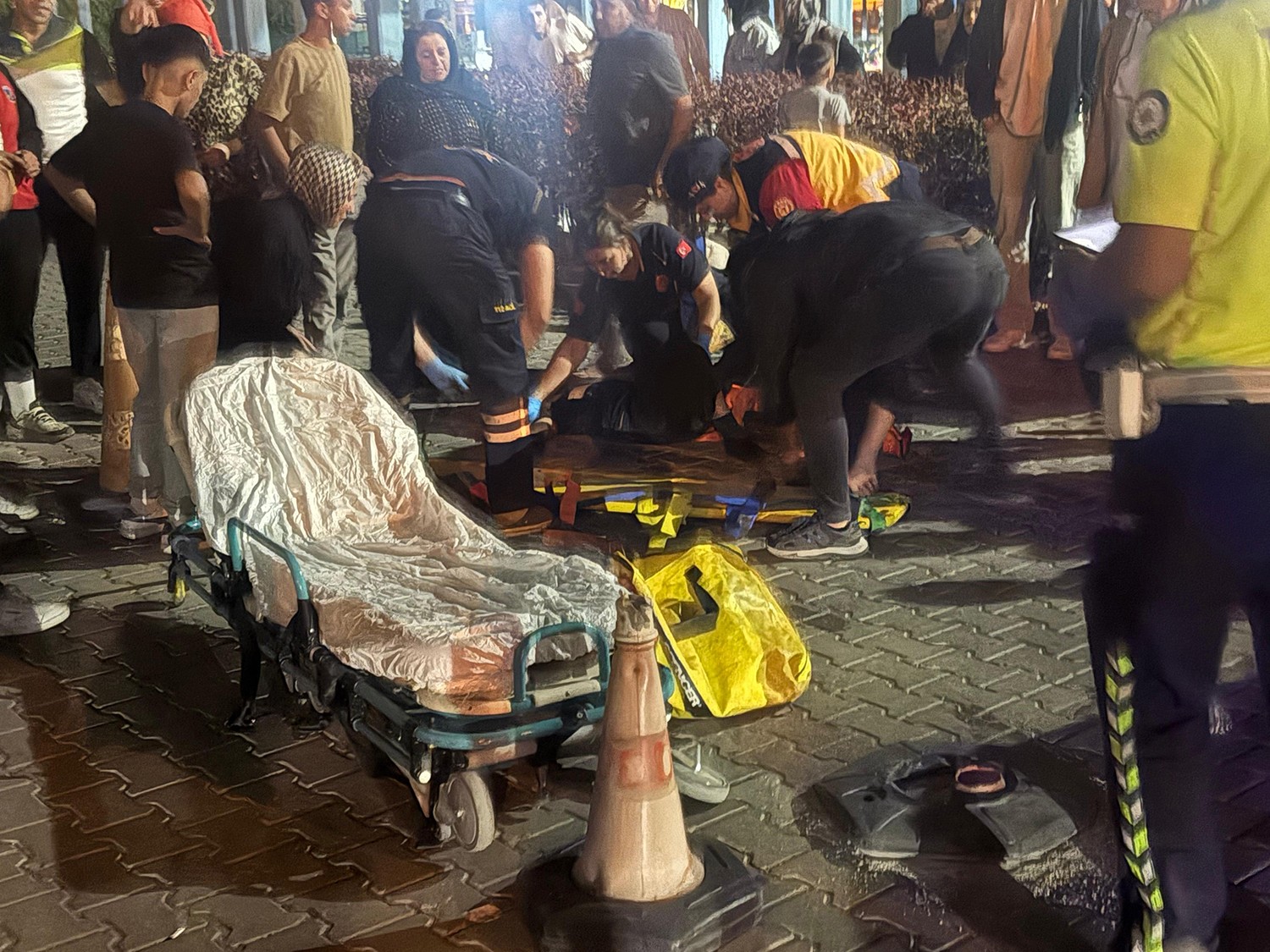 O T O M O B I L I N C A R P T I G I 11 Y A S I N D A K I B I S I K L E 918338 272886