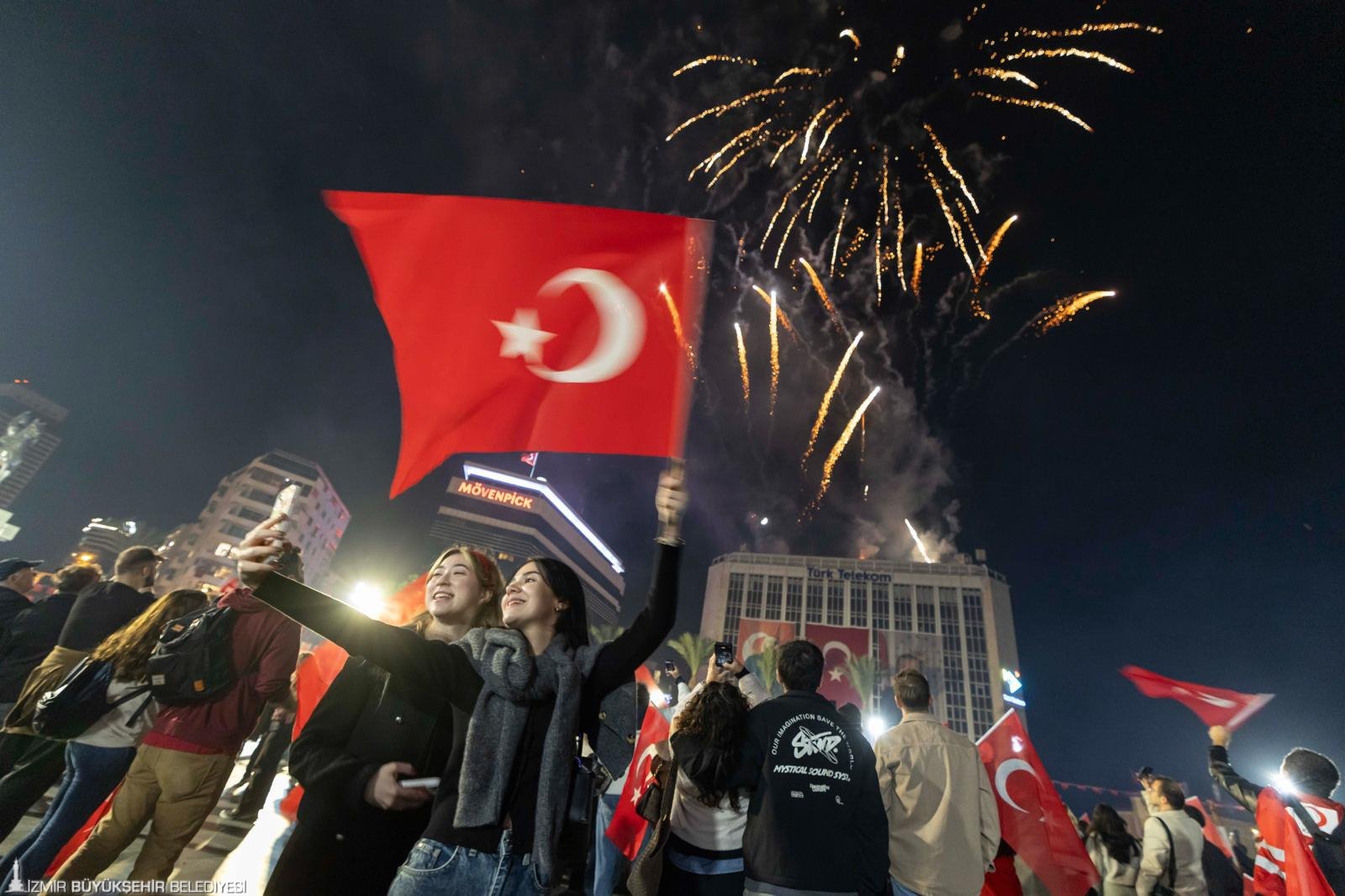 İzmir'de Fener Alayı coşkusu