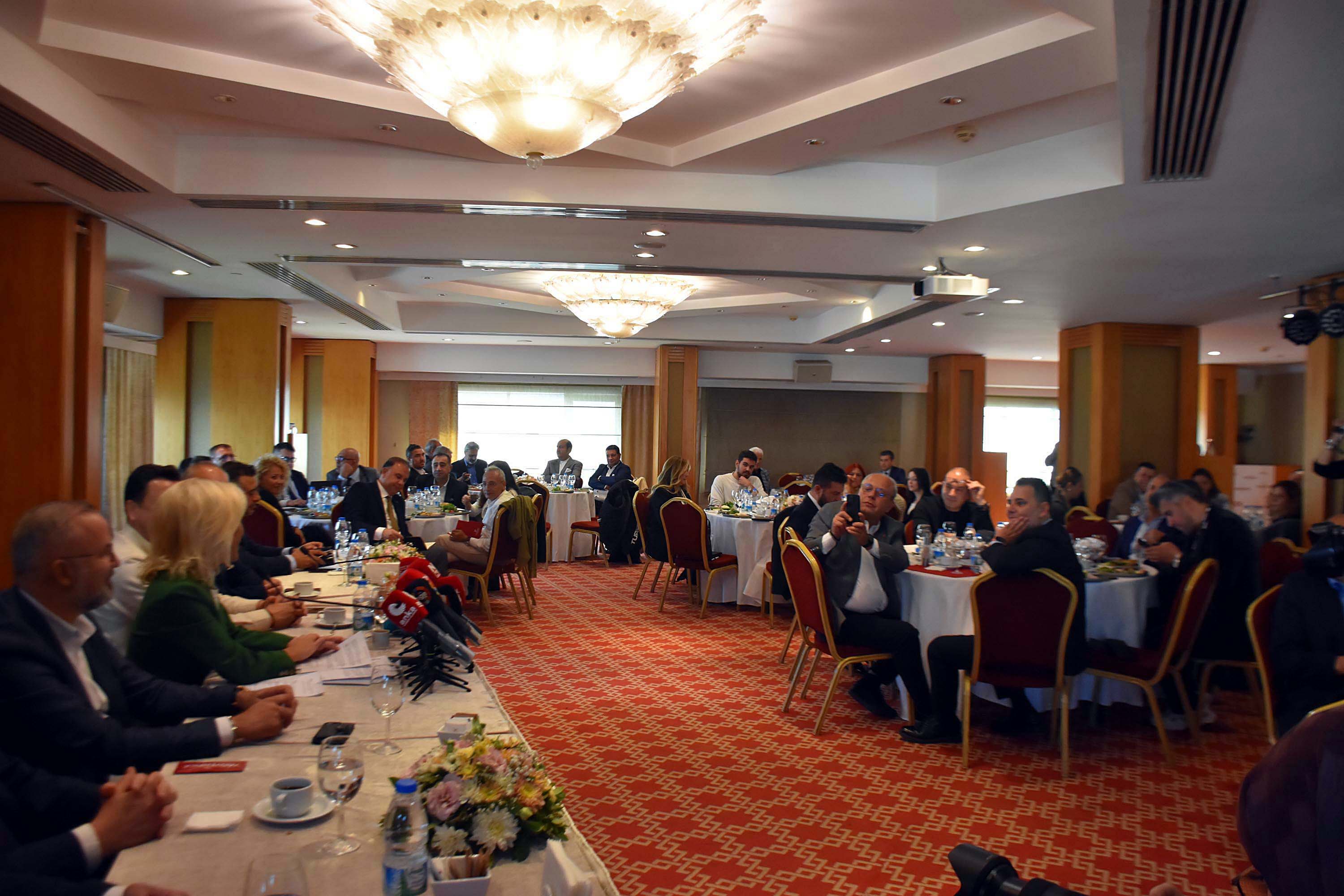 A K P A R T I’ L I B U R S A L I C O P K O N U S U N D A K A L I C 967793 287453