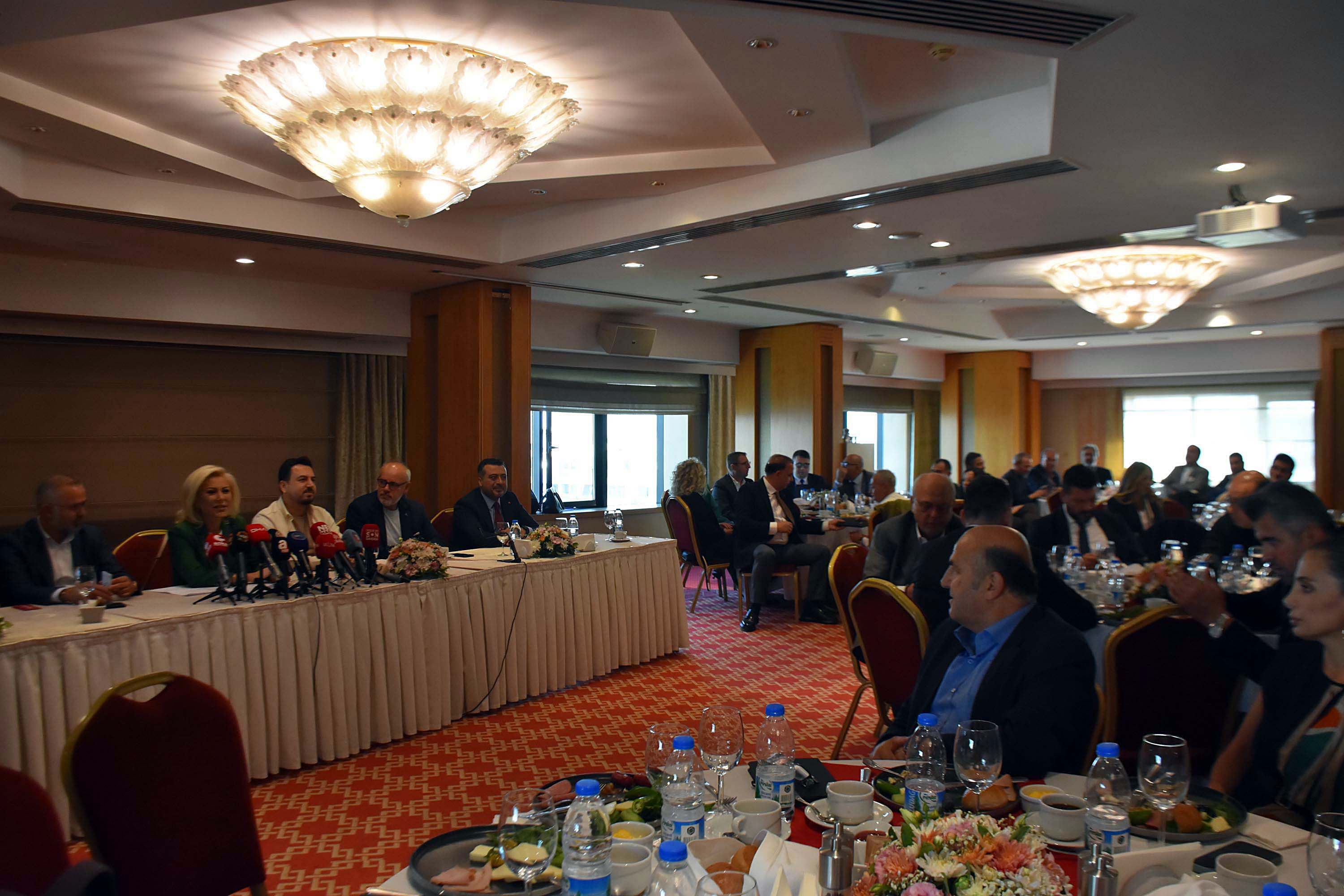 A K P A R T I’ L I B U R S A L I C O P K O N U S U N D A K A L I C 967794 287453