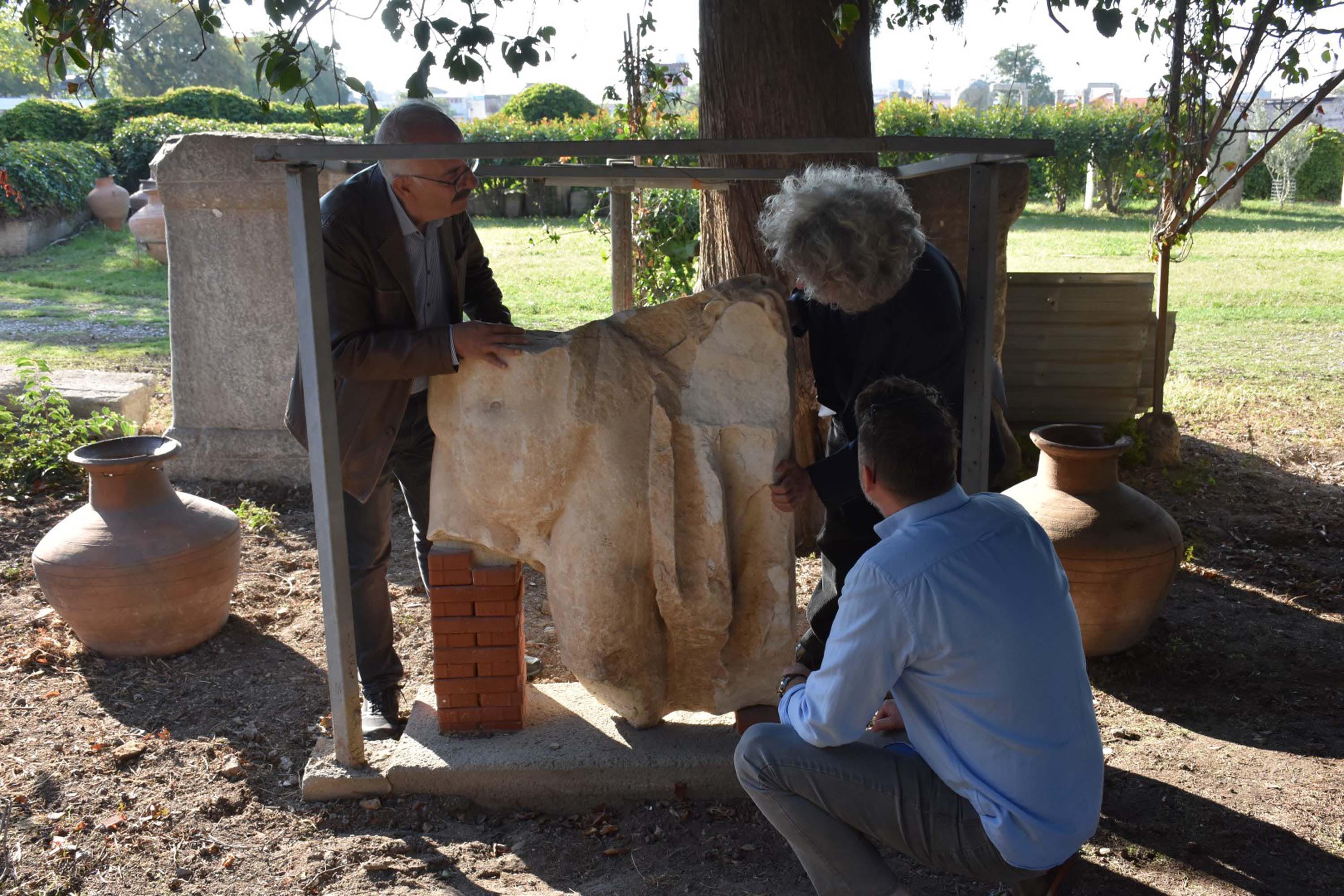 S M Y R N A A N T I K K E N T I N D E 1800 Y I L L I K H E Y K E 960740 285287