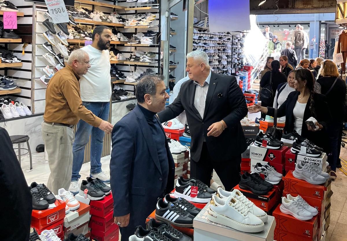 MHP İzmir'in “Hayırlı Günler Komşum, Derdin Derdimizdir” programları hızla ilerliyor 3 günde 400 ziyaret!