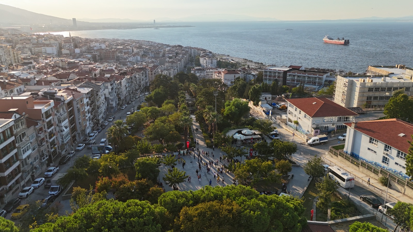Yüce Sonkurt Parkı Yeni Yüzüyle Konak’a Nefes Oldu (1)
