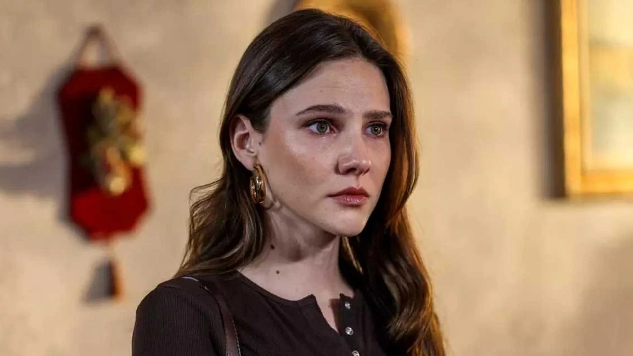 1765532418083 Alina Boz Kimdir