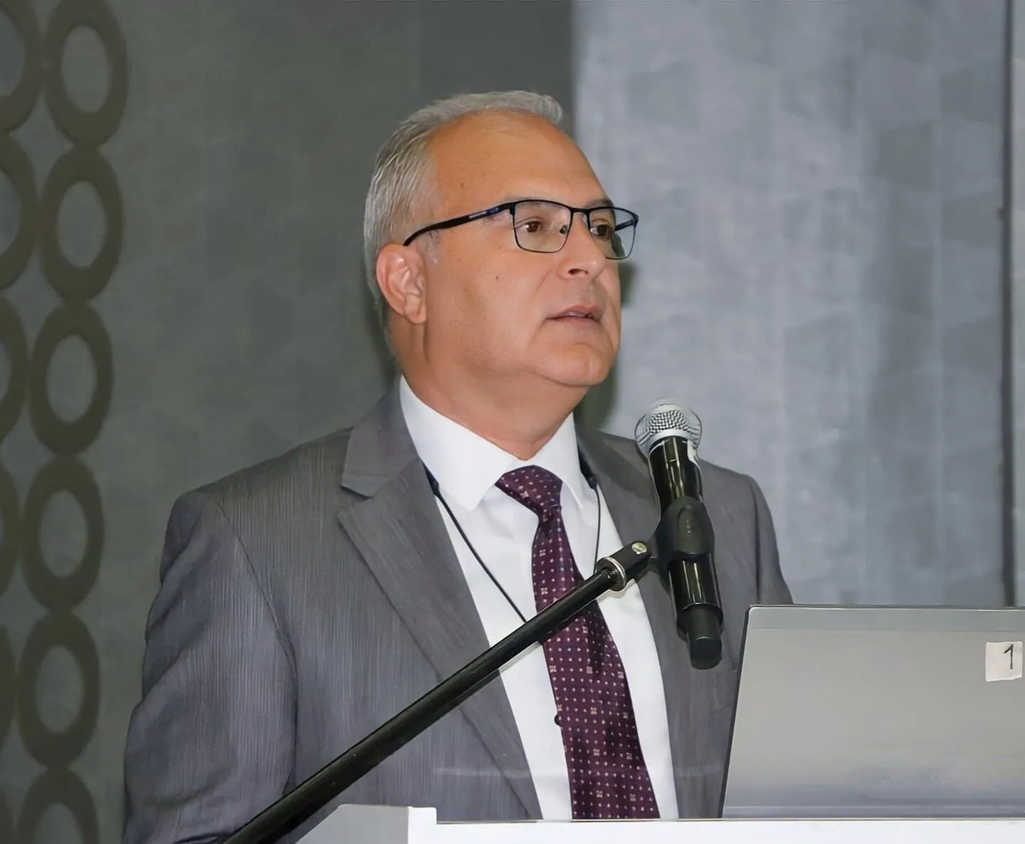 H A K A N Ç A K I C I I I I I I I-1