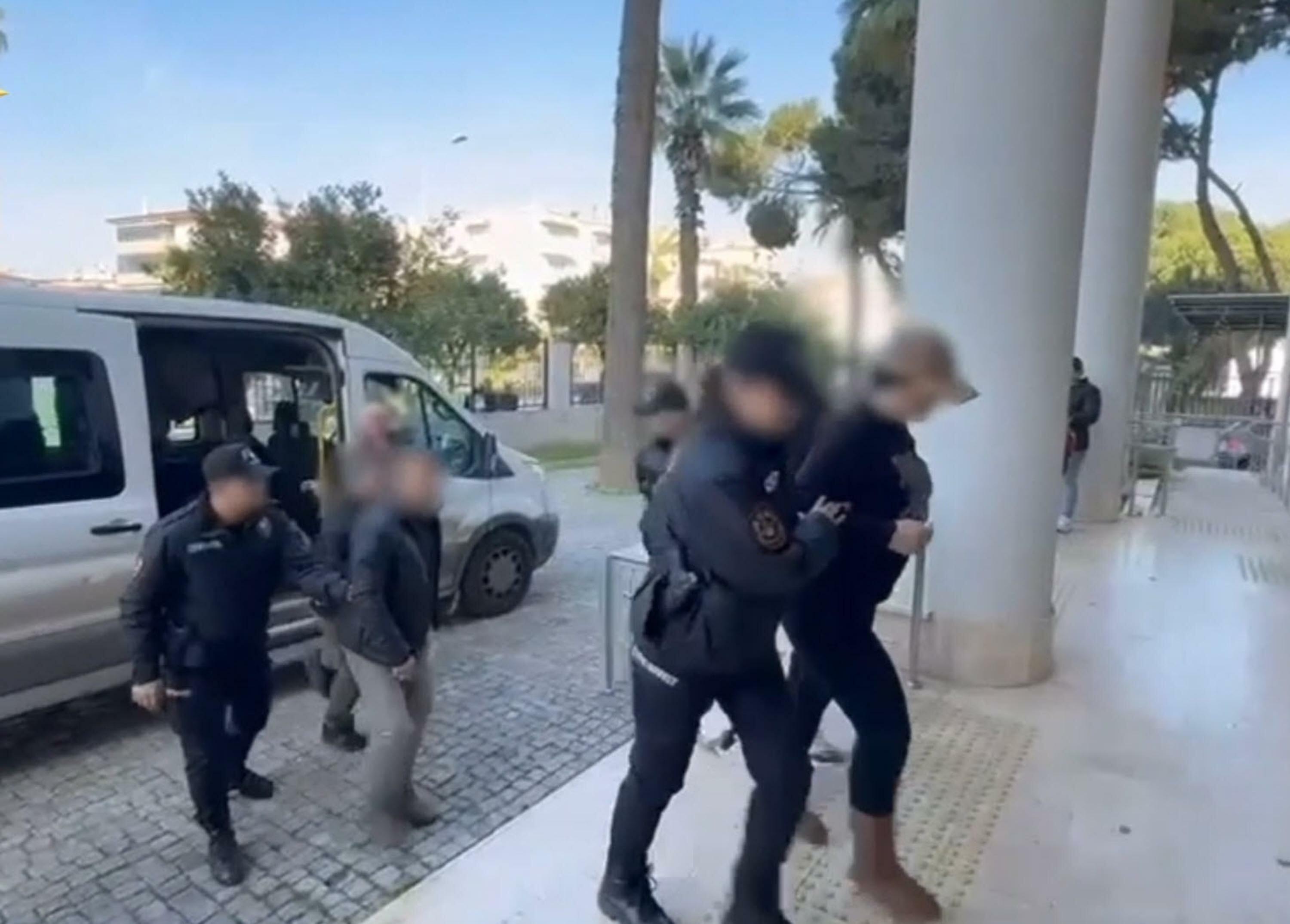 Izmirde Uyusturucu Operasyonuna 18 Tutu 1074086 318711 (1)