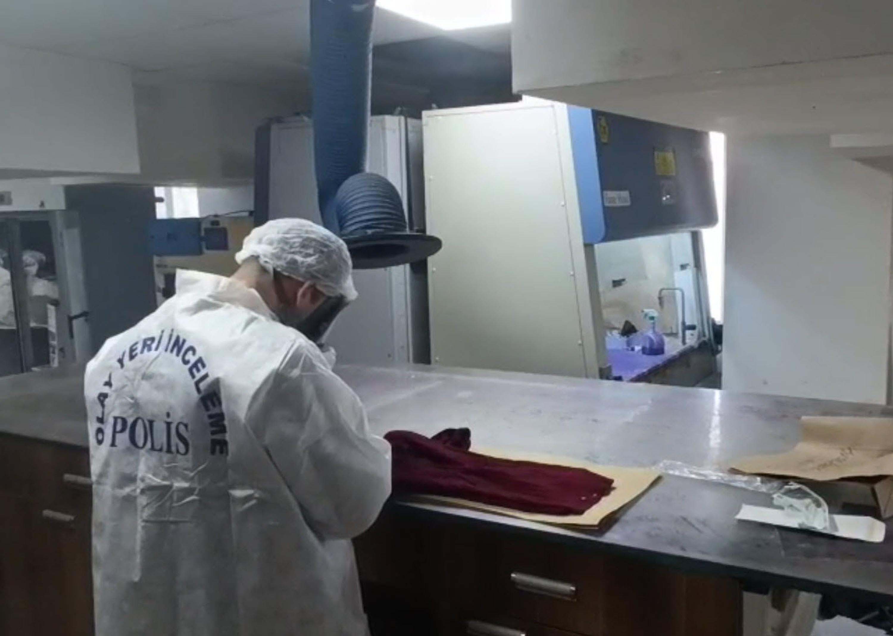 K O M S U N U N B E B E G I N E I Z L E T T I G I V I D E O D A N C I N 1059898 314545