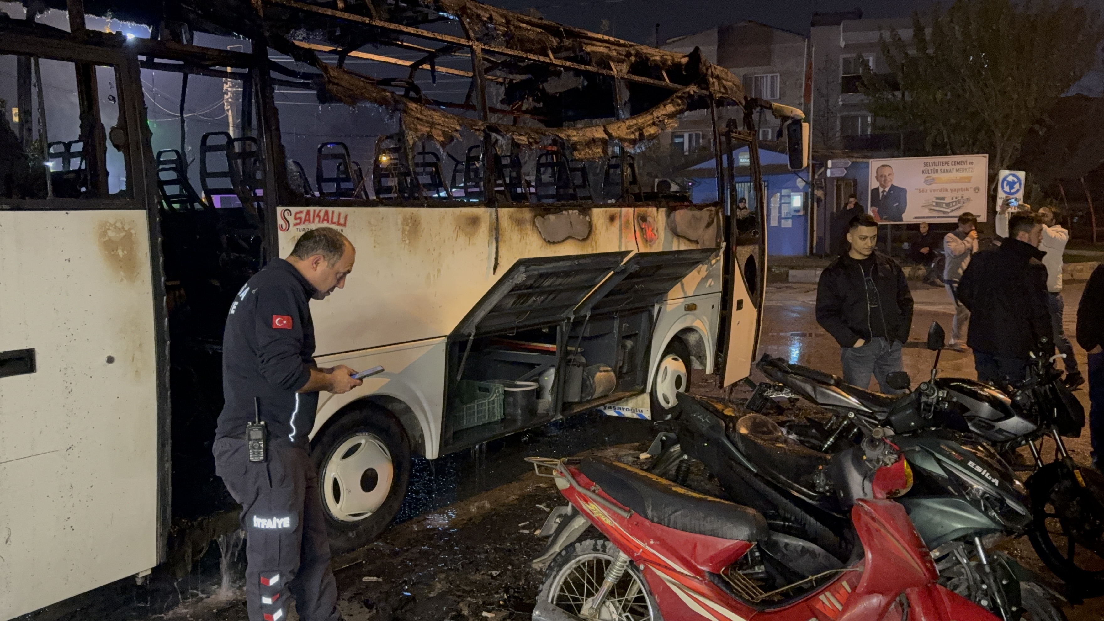 M I D I B U S T E C I K A N Y A N G I N P A R K H A L I N D E K I 5 1075641 319145