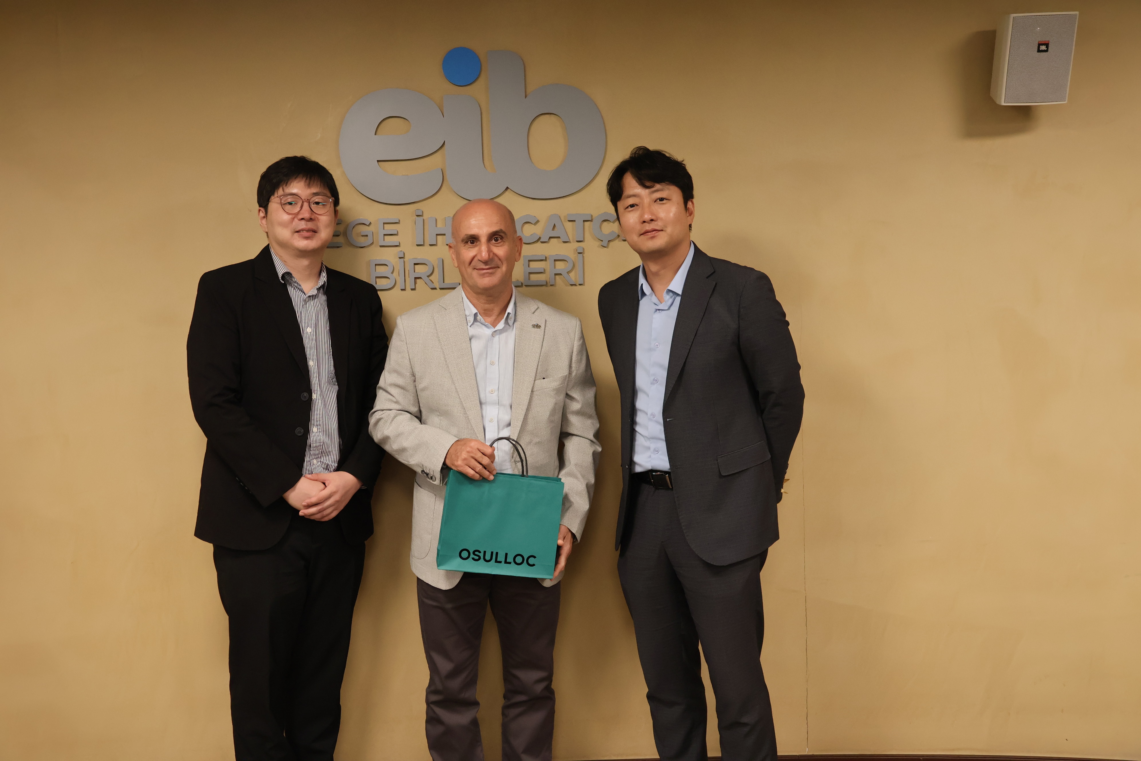 1768075221 1755237654 K O R E4