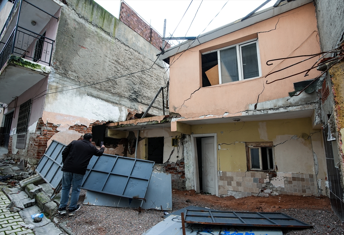 A A 20260222 40637821 40637812 I Z M I R D E T U N E L I N S A A T I N E D E N I Y L E E V L E R I Z A R A R G O R E N M A H A L L E S A K I N L E R I N D E N B E L E D I Y E Y E T E P K I