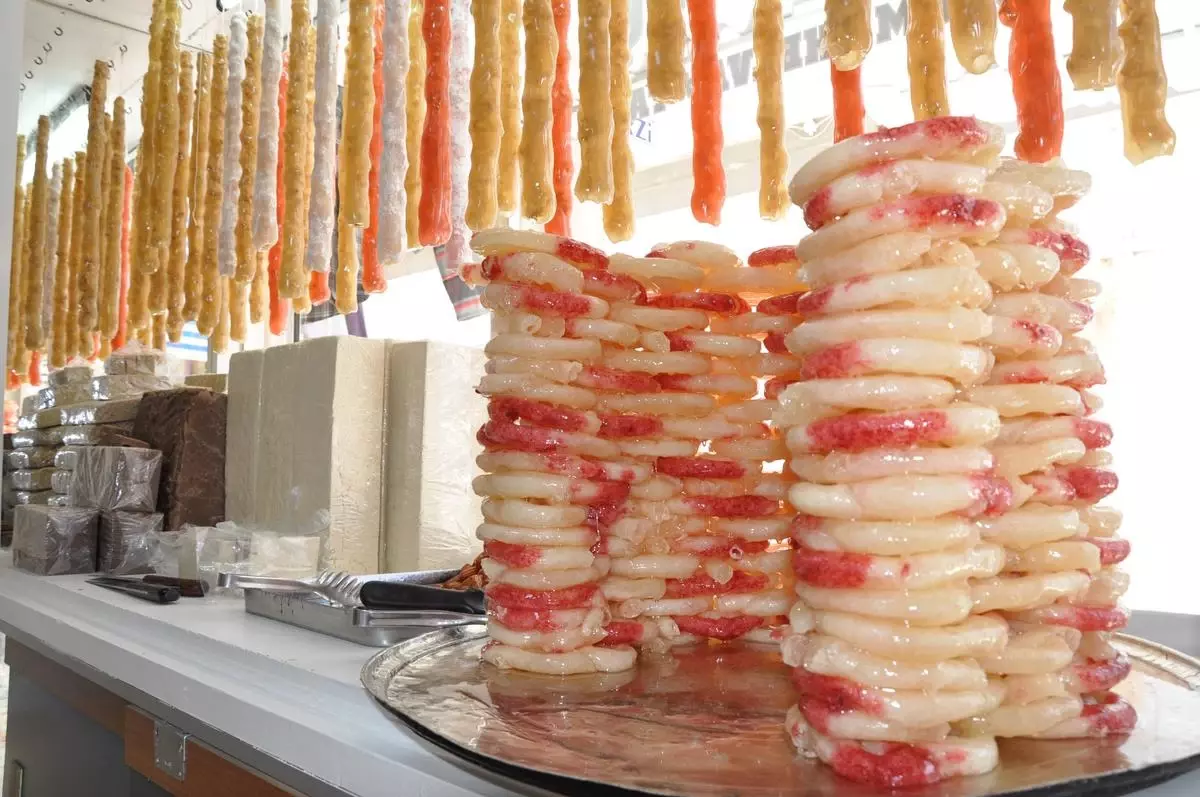 Bergama Da Iftar Sofralarini Ramazan Helvasi 6229549 Amp