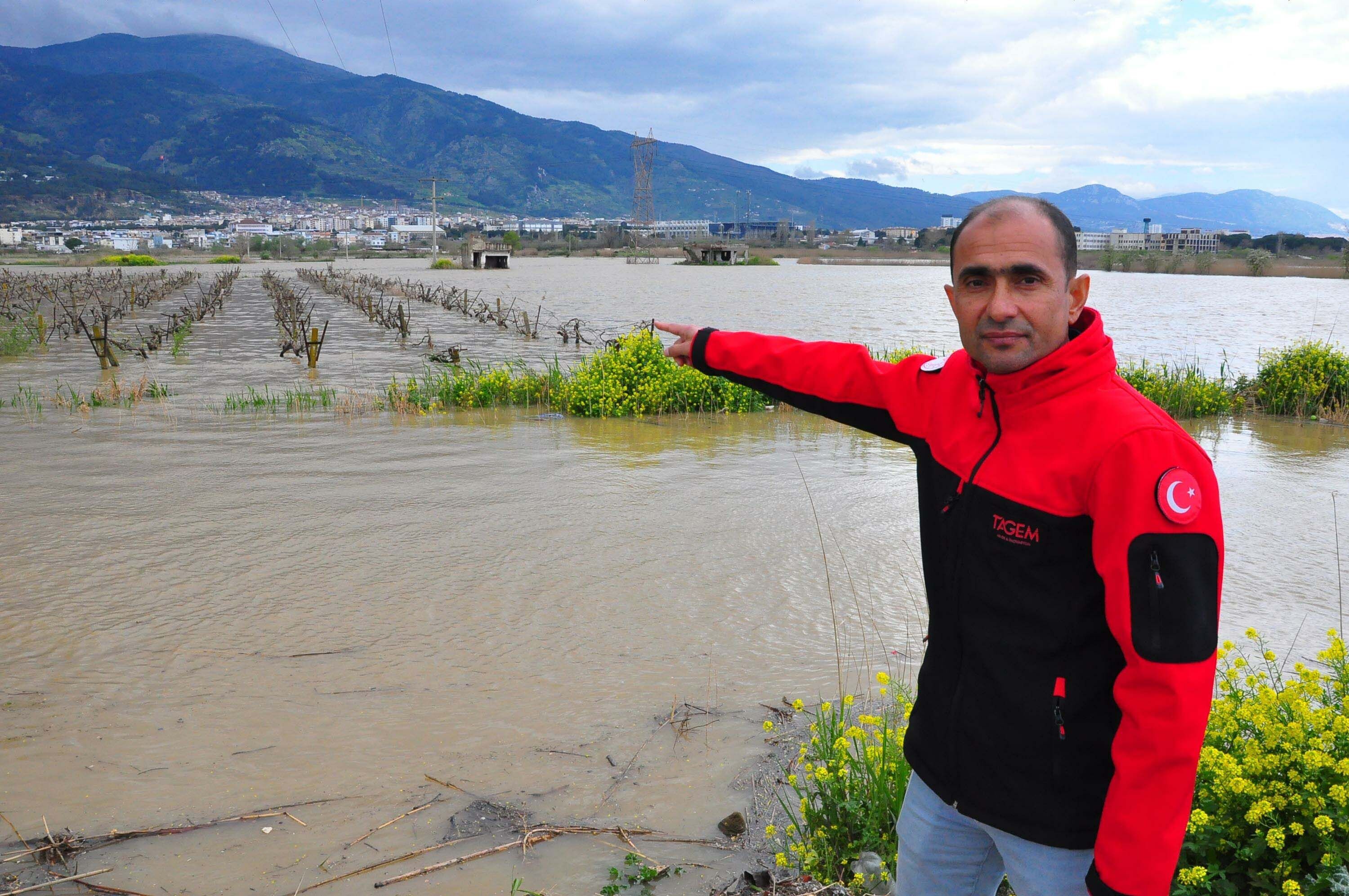 I K I N C I K E Z S U L A R A L T I N D A K A L A N G E D I Z O V A 1237205 367962