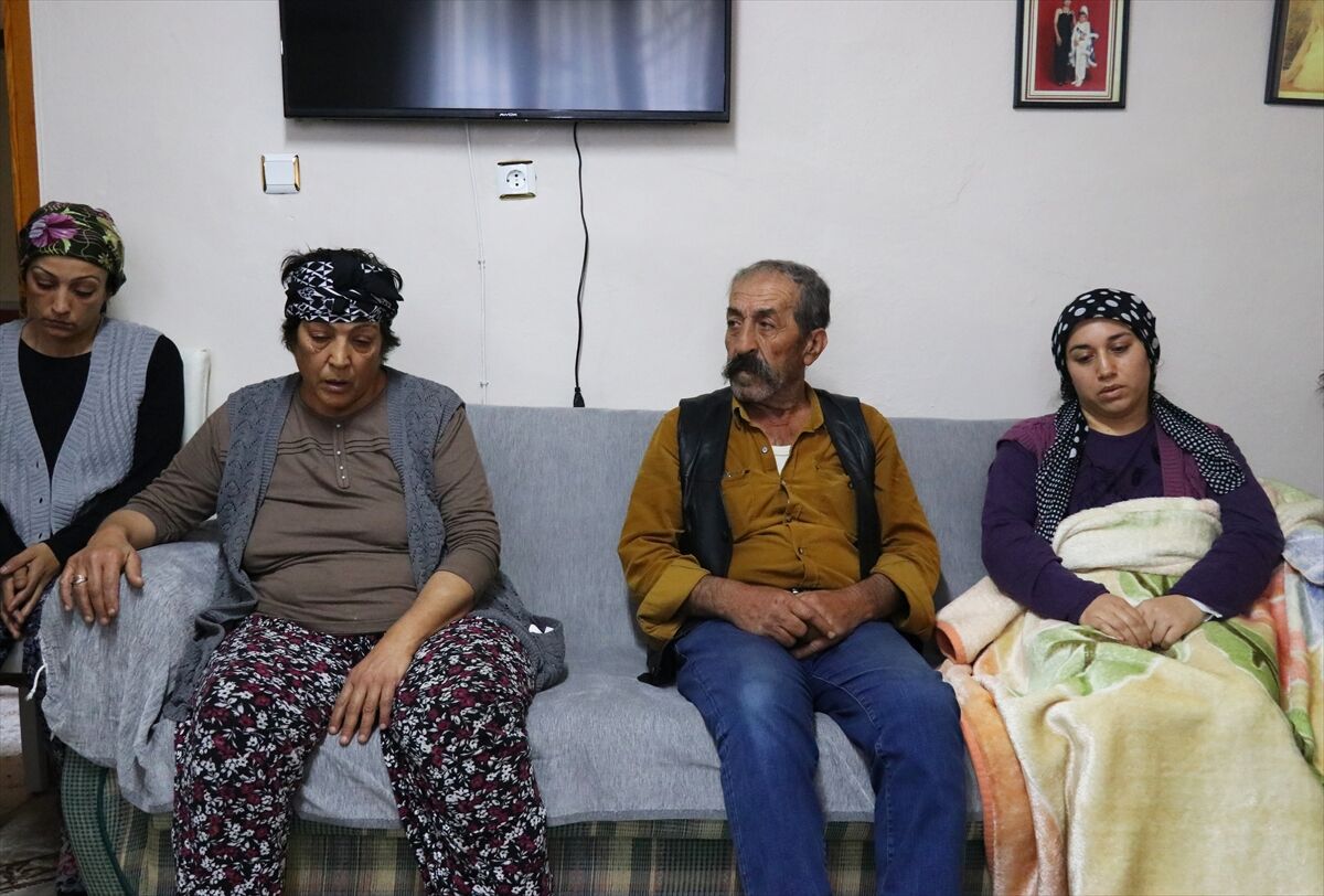 A A 20260407 41036030 41036027 I Z M I R D E A R A C L A A R I T M A T E S I S I N D E K I C U K U R A D U S E R E K O L E N I Z S U C A L I S A N I N I N A I L E S I N D E N I H M A L I D D I A S I