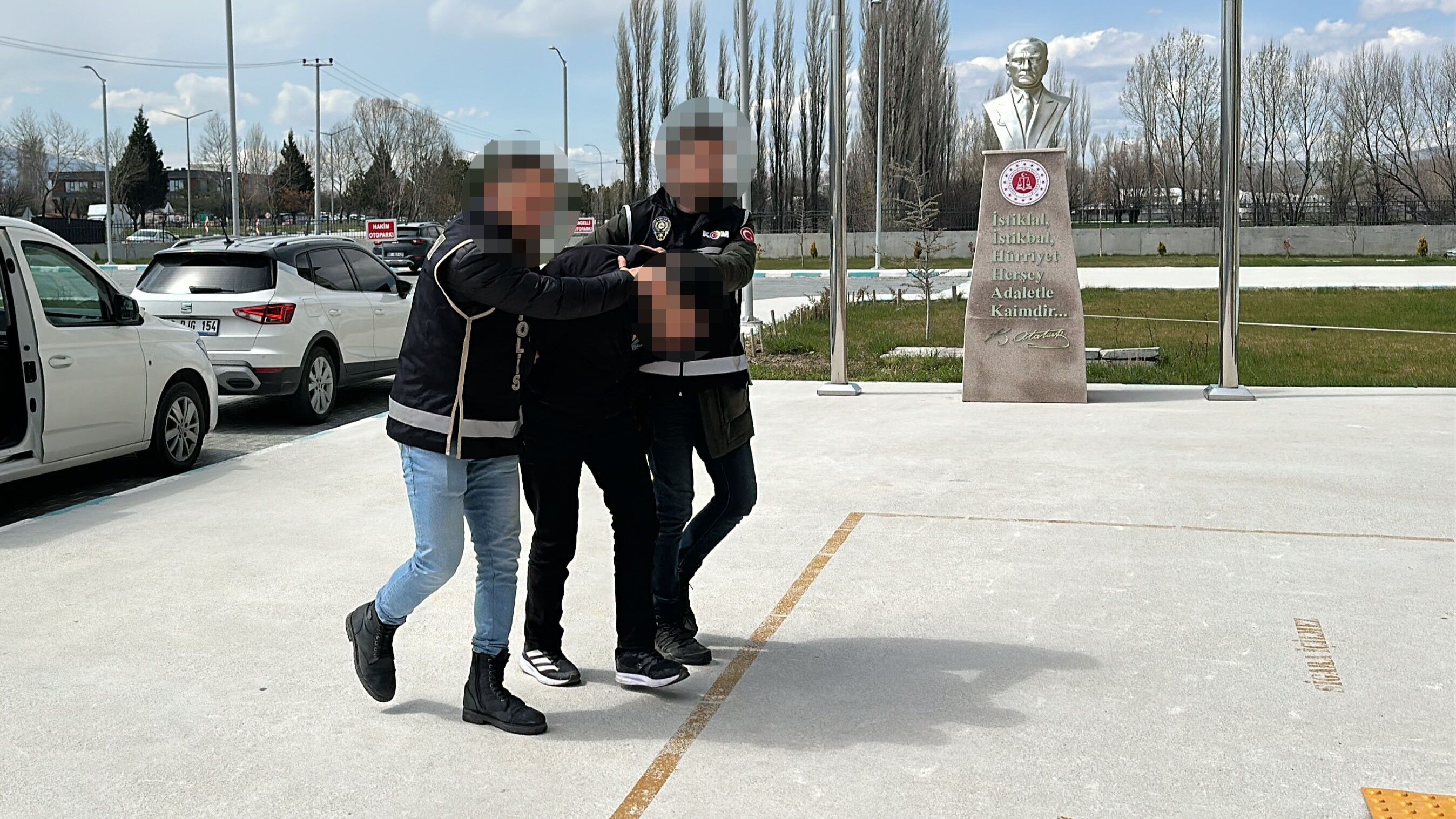 D A L T O N L A R S U C O R G U T U I L E B A G L A N T I L I 2 S U 1256067 373762