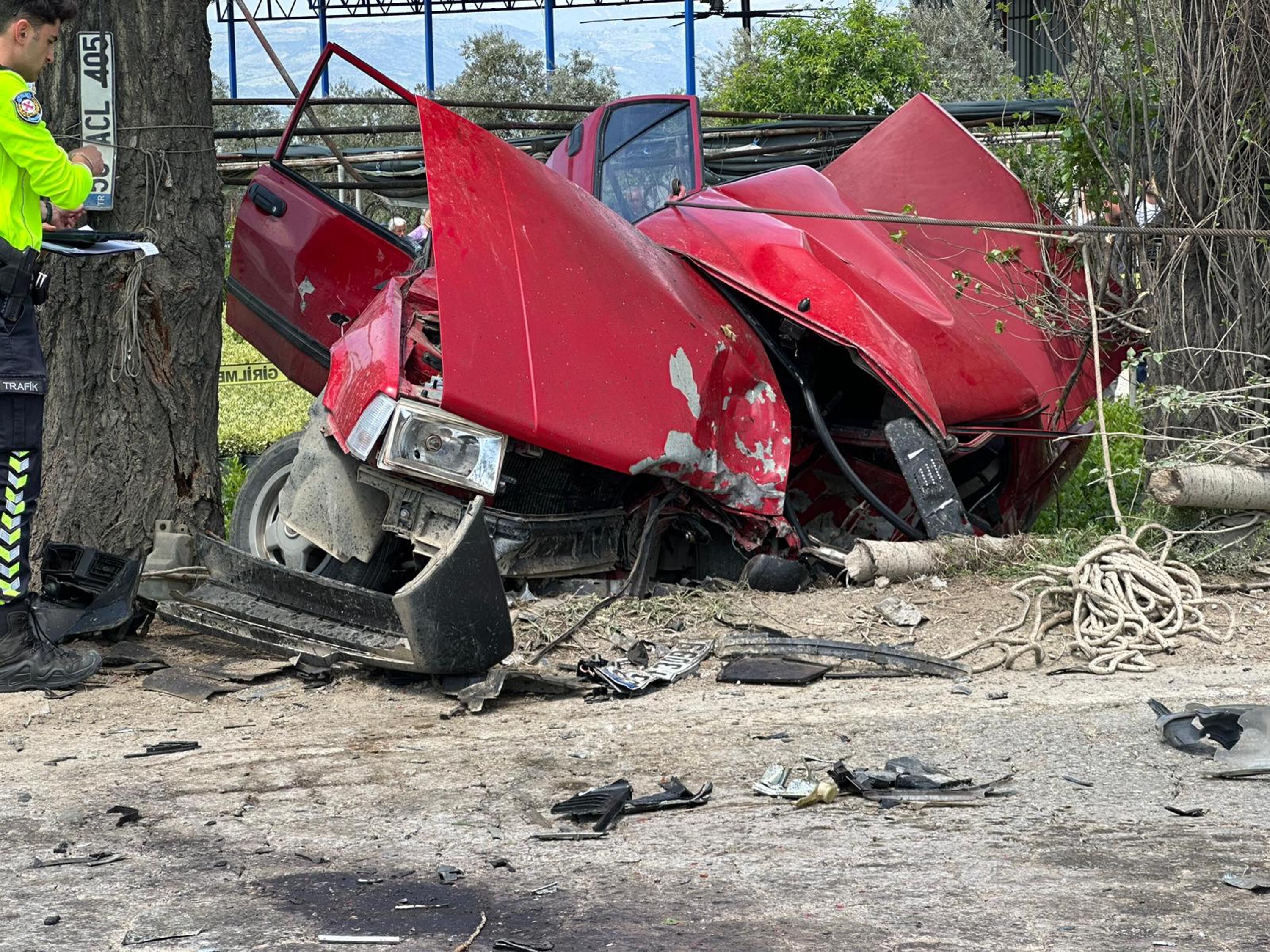 I Z M I R D E 3 O T O M O B I L I N K A R I S T I G I K A Z A 1 1273088 378915