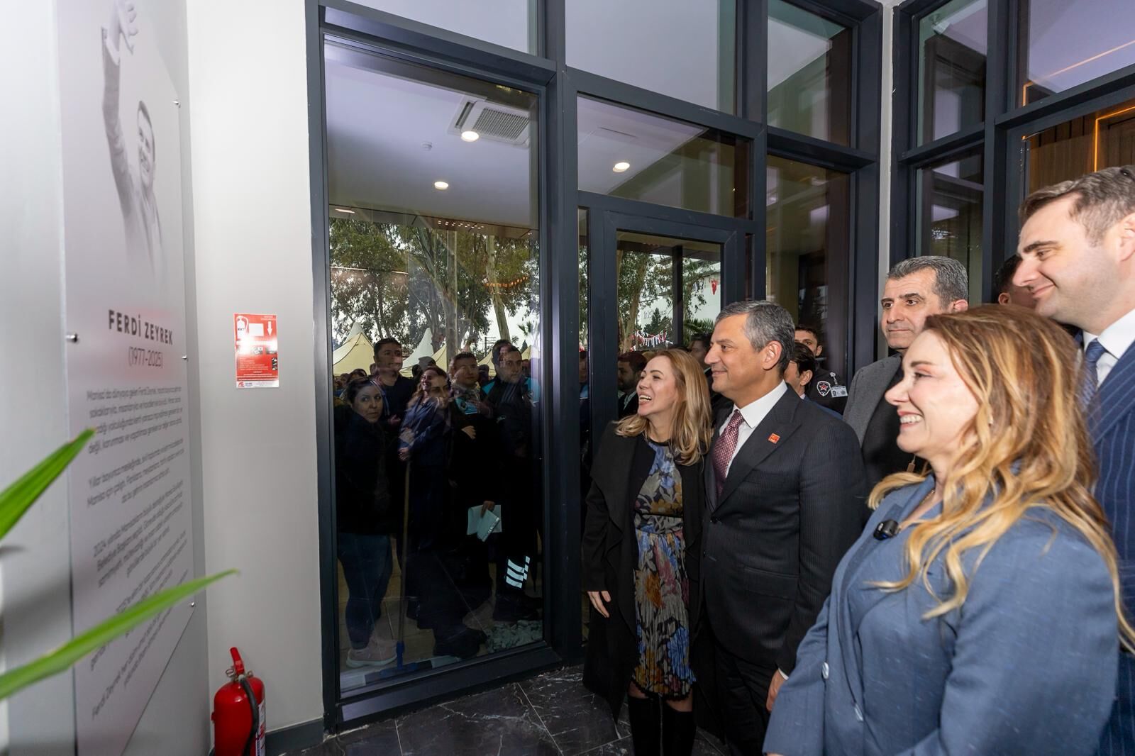 Konak’ta ‘Özel’ Açılış Ferdi Zeyrek’in Adı Gençlerle Buluştu (5)