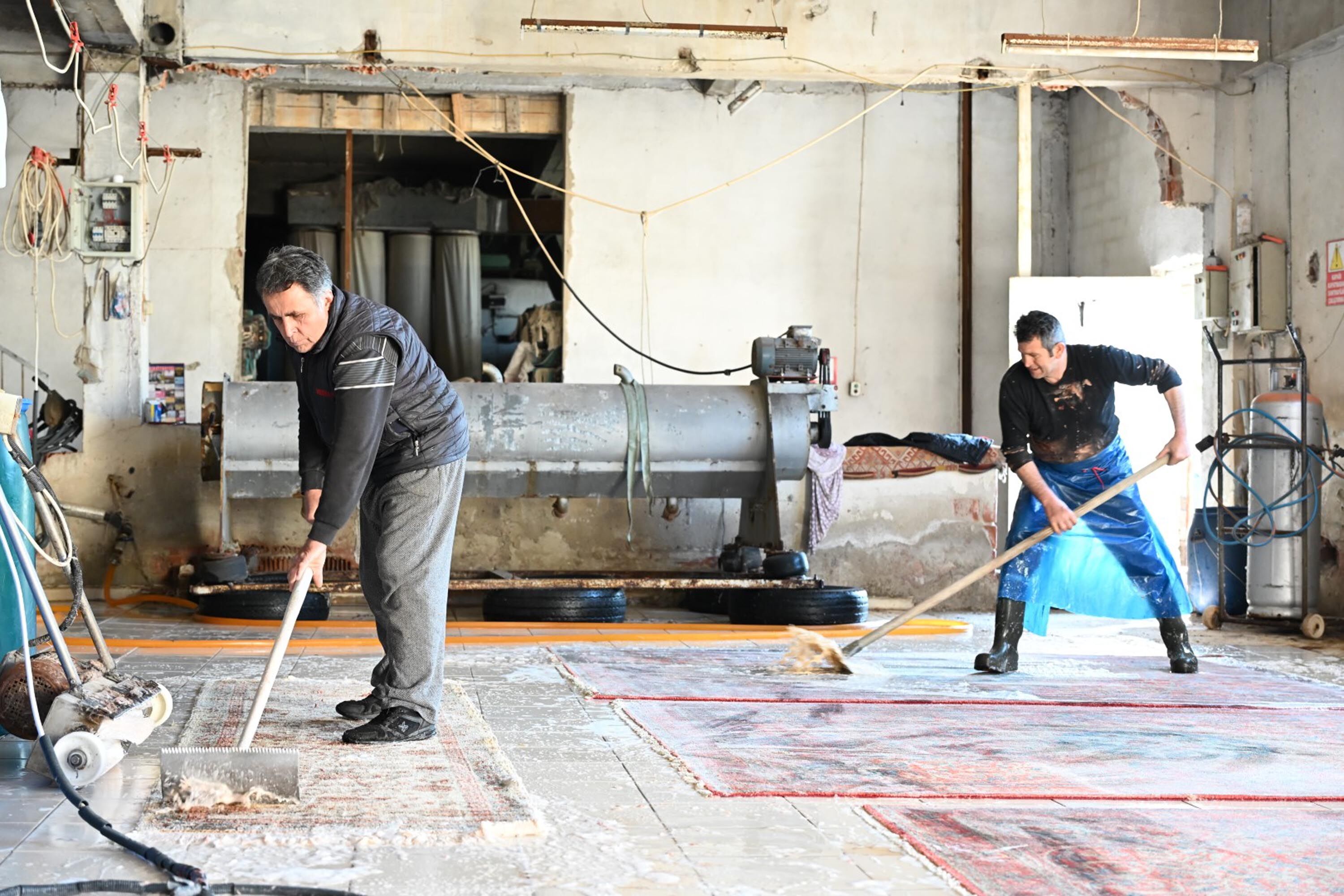 Y O L L A R D A E S K I T I L I P A N T I K A G O R U N U M U K A Z A 1285408 382465